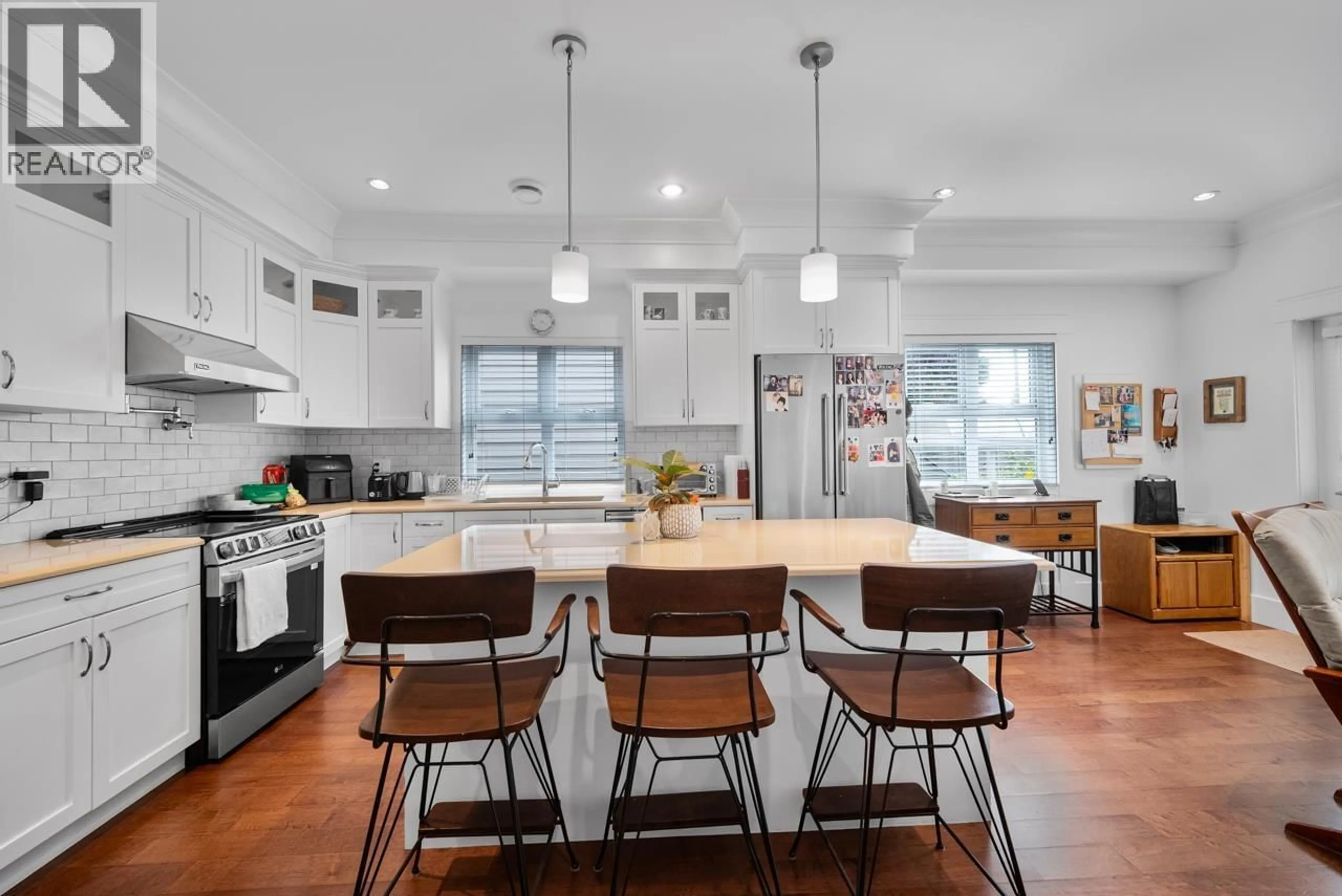 Open concept kitchen, unknown for 3288 32ND AVENUE, Vancouver British Columbia V6L2C3