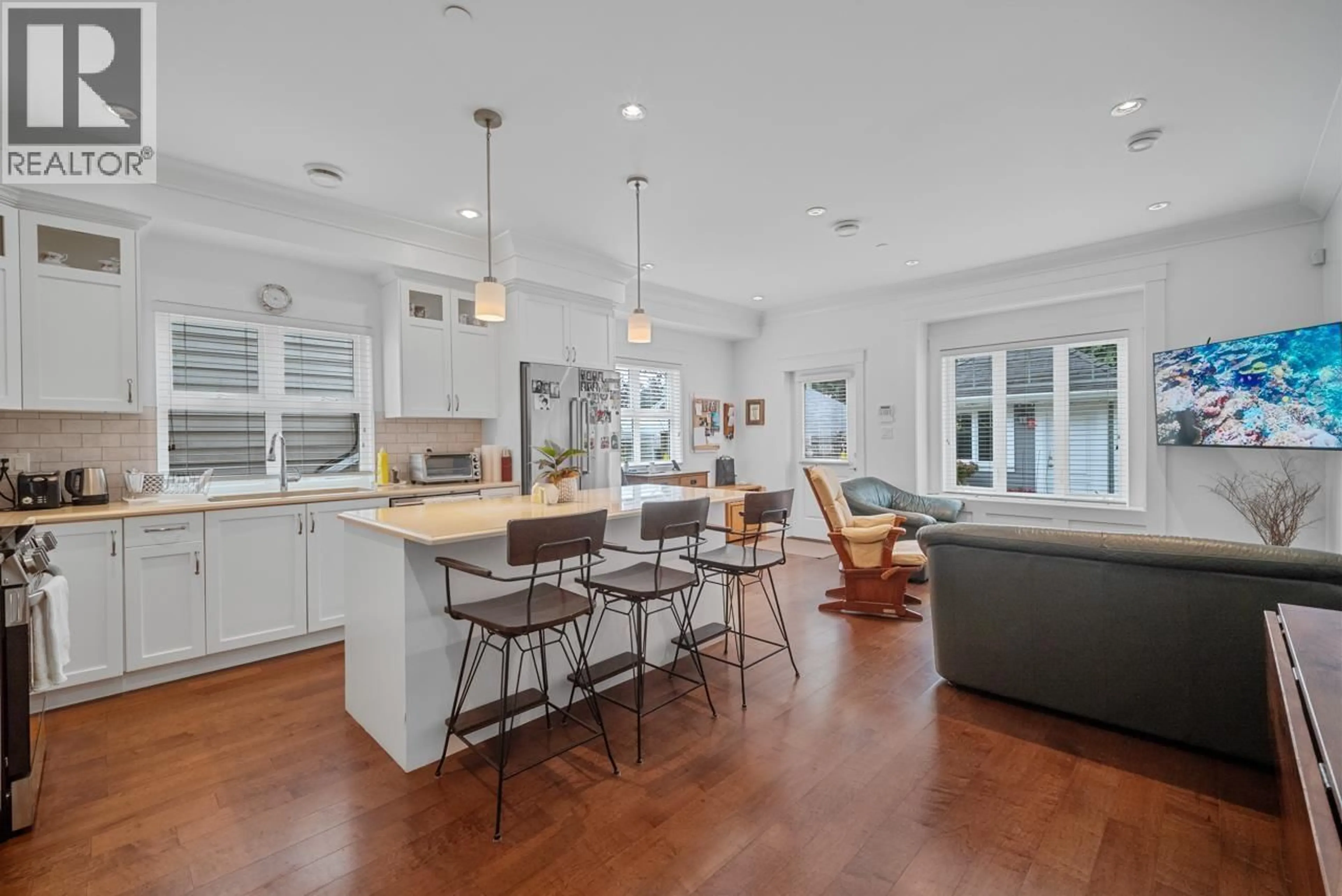 Open concept kitchen, ceramic/tile floor for 3288 32ND AVENUE, Vancouver British Columbia V6L2C3