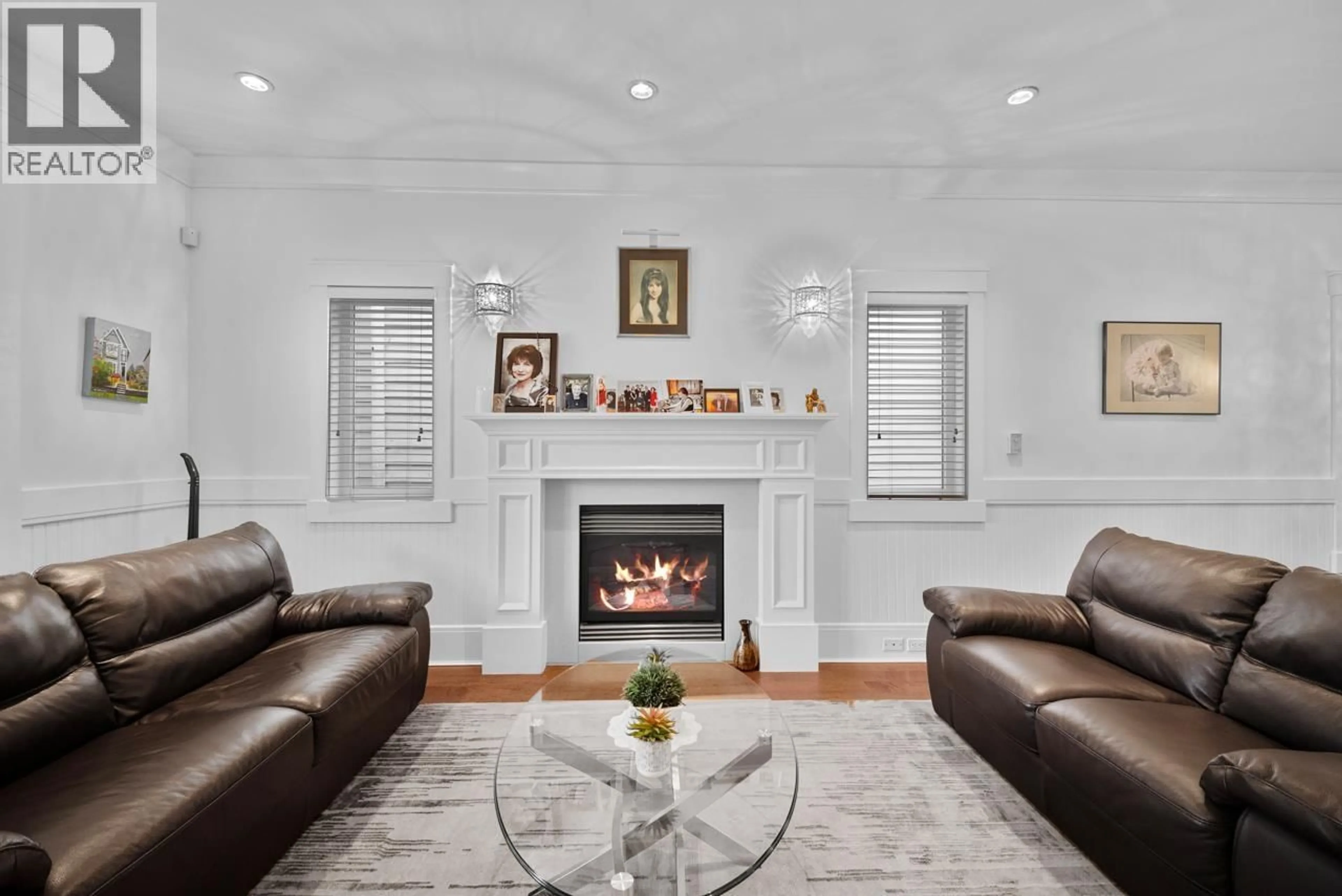 Living room with furniture, ceramic/tile floor for 3288 32ND AVENUE, Vancouver British Columbia V6L2C3