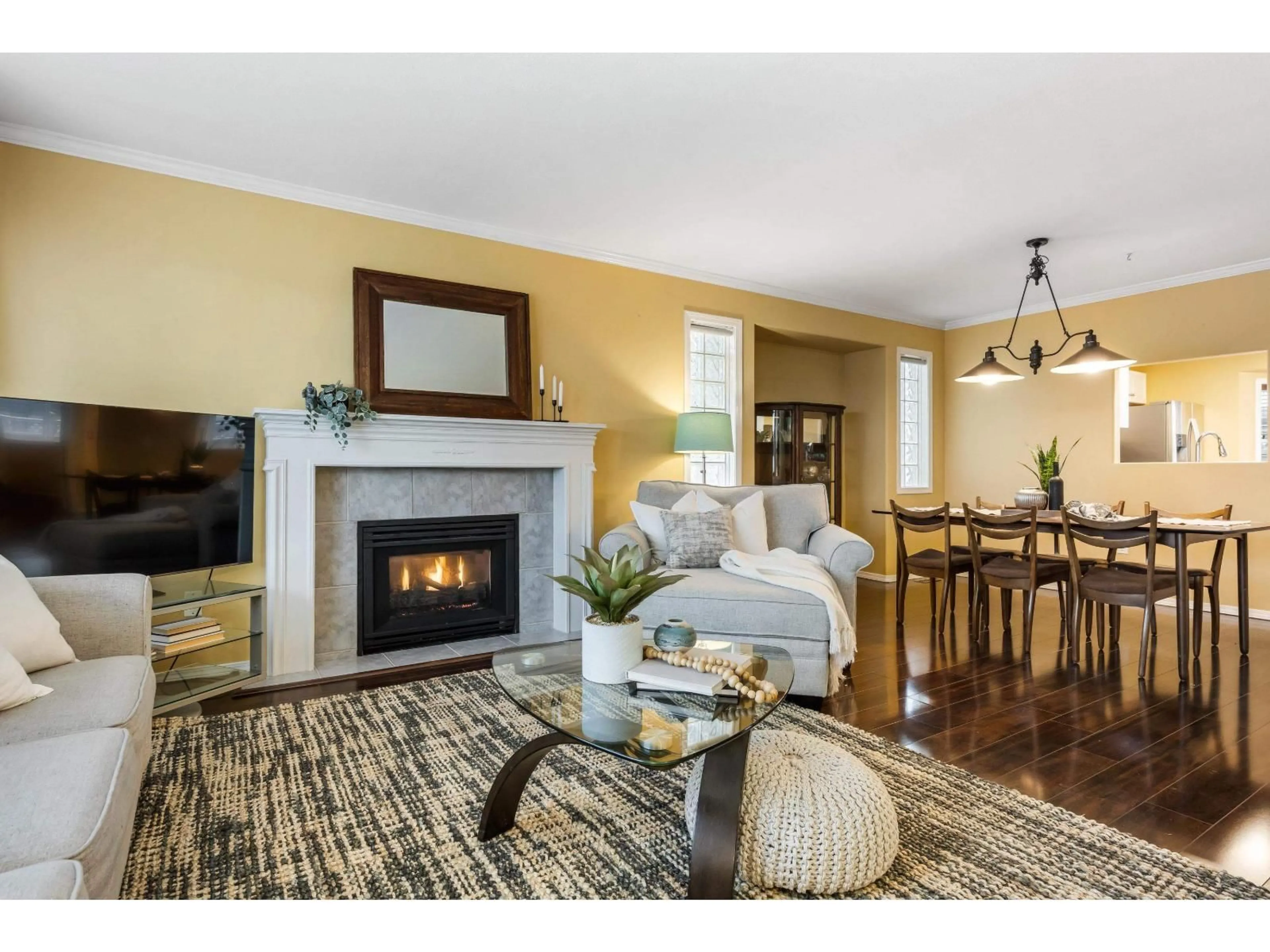 Living room with furniture, unknown for 6 - 9420 WOODBINE STREET, Chilliwack British Columbia V2P5S4