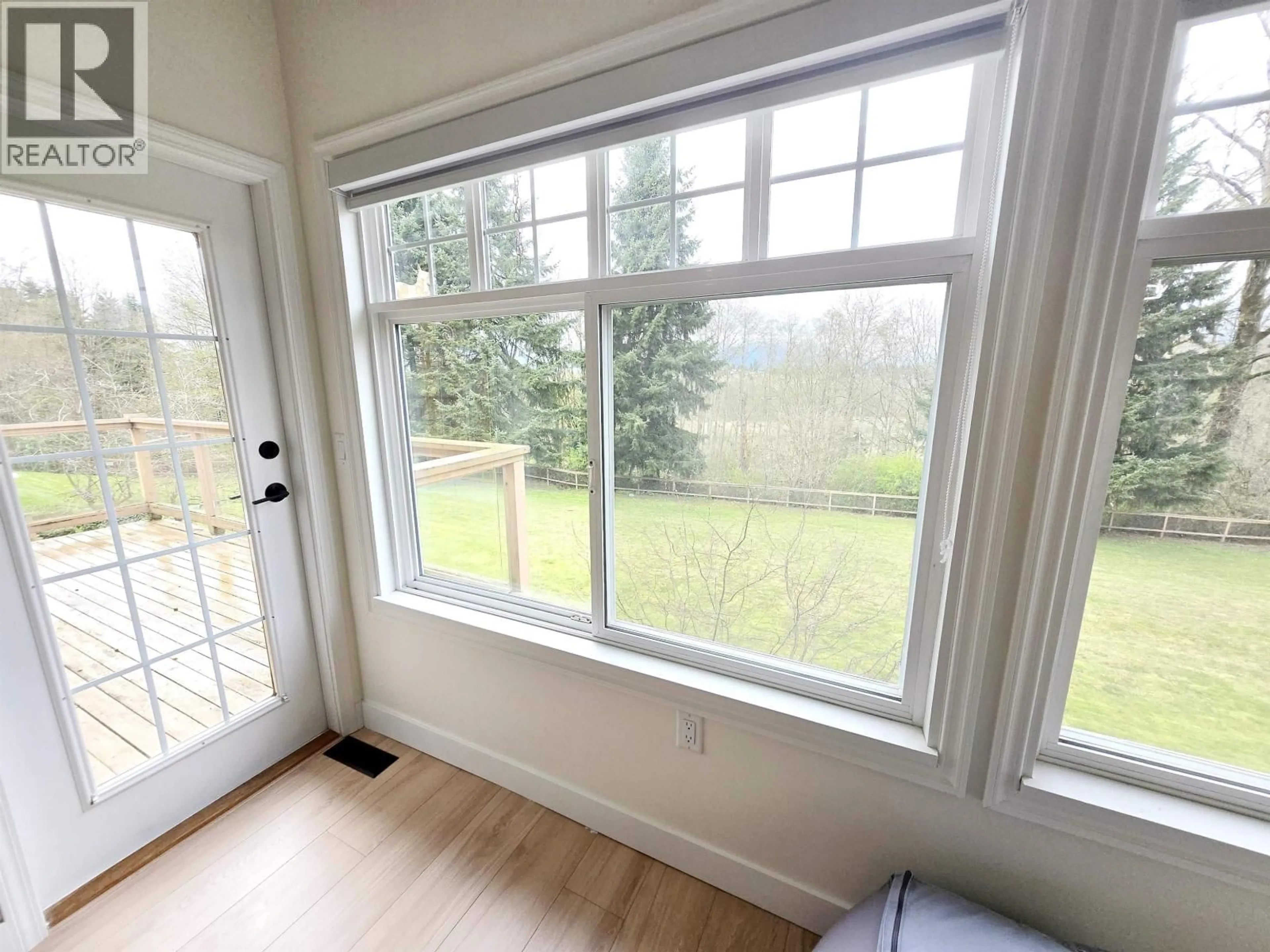 A pic of a room for 20 - 5201 OAKMOUNT CRESCENT, Burnaby British Columbia V5H4S8