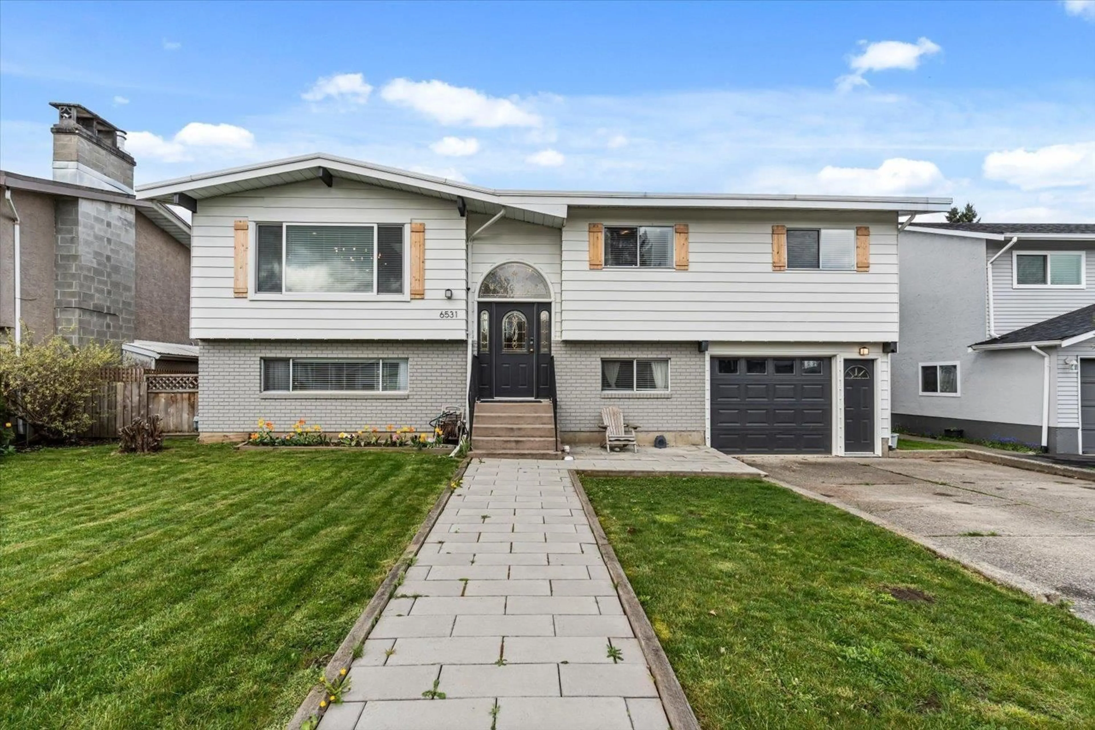 Home with vinyl exterior material, street for 6531 WILTSHIRE STREET, Chilliwack British Columbia V2R1P8