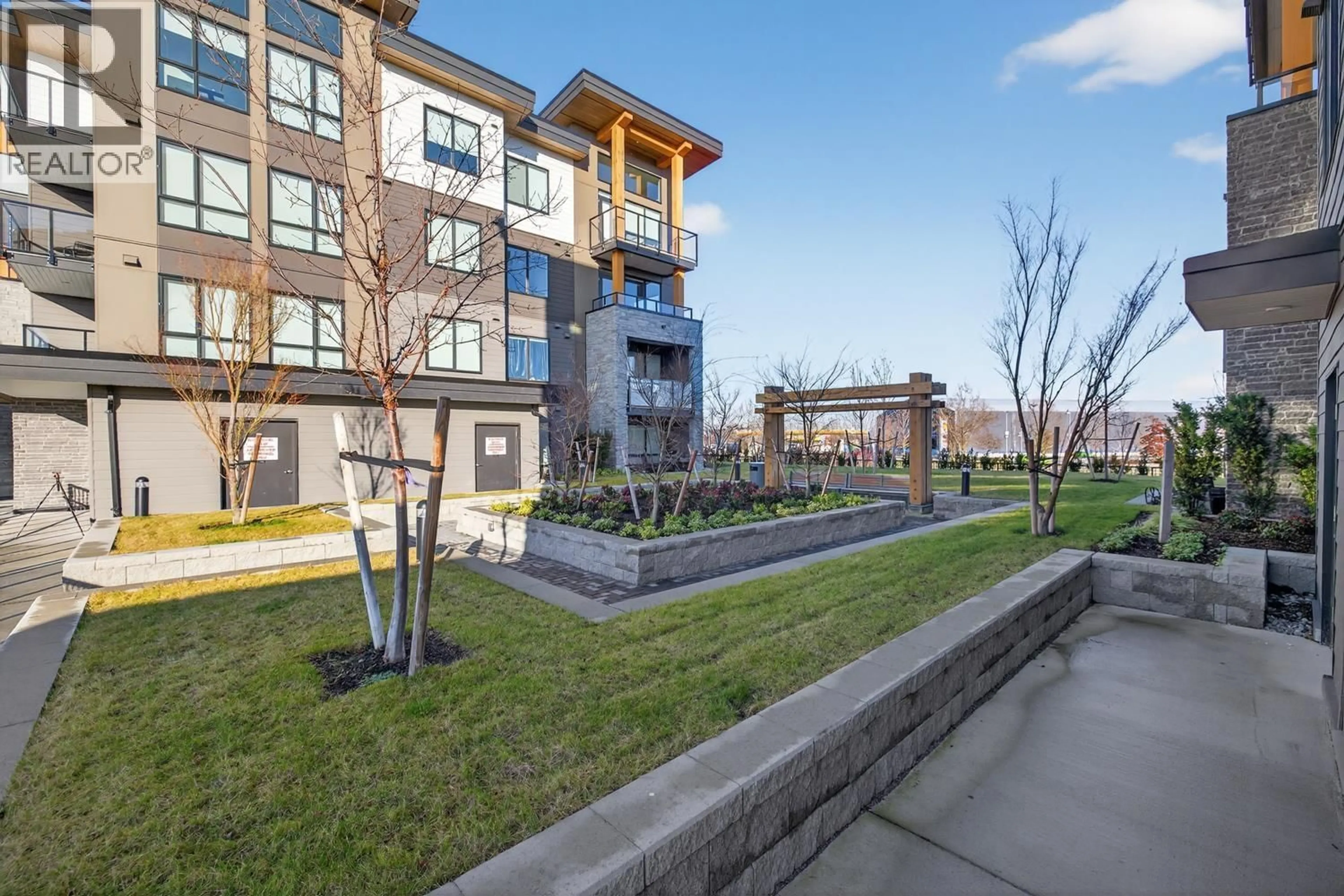 Patio, unknown for 404 - 1942 STARLING DRIVE, Tsawwassen British Columbia V4M0H1