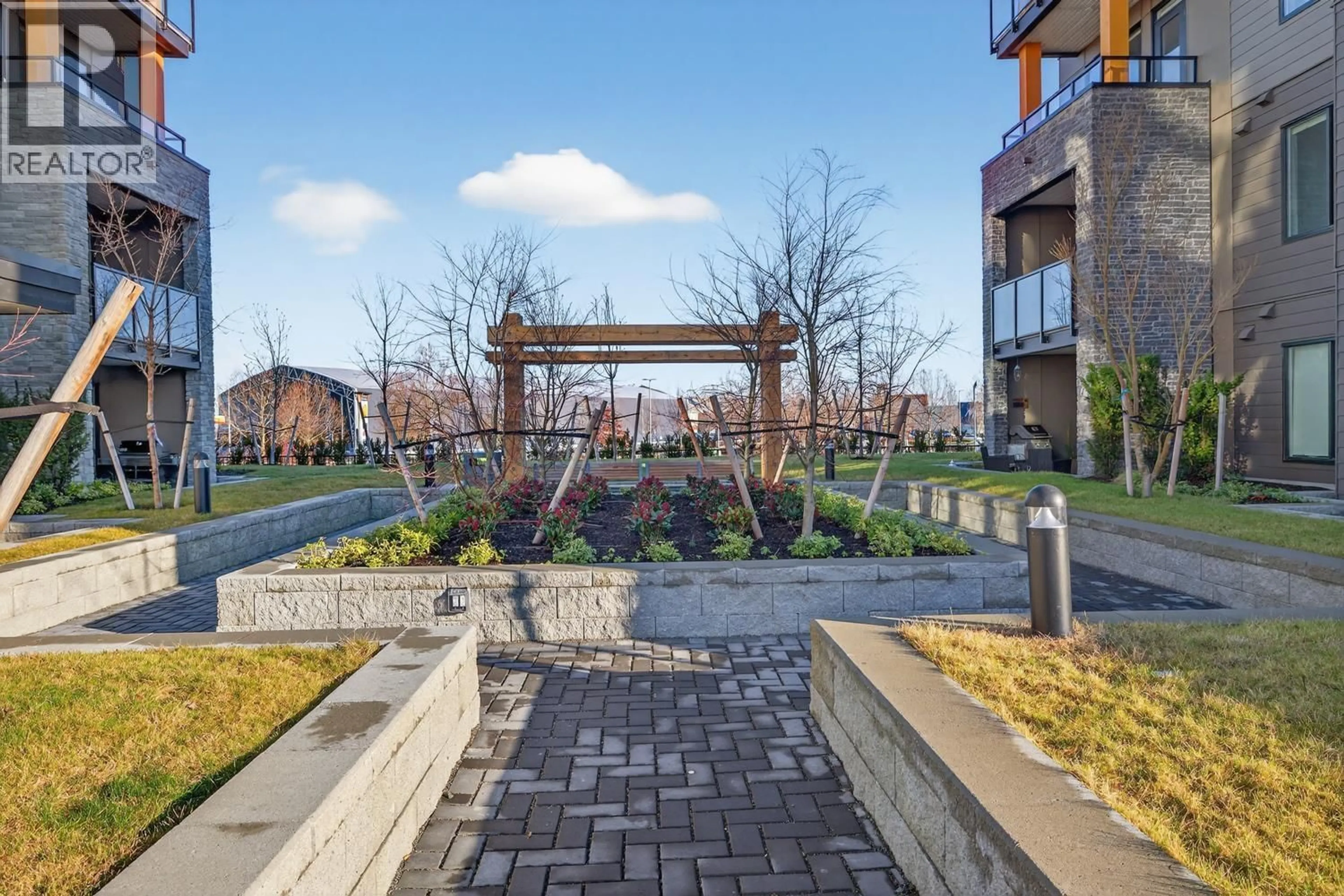 Patio, street for 404 - 1942 STARLING DRIVE, Tsawwassen British Columbia V4M0H1