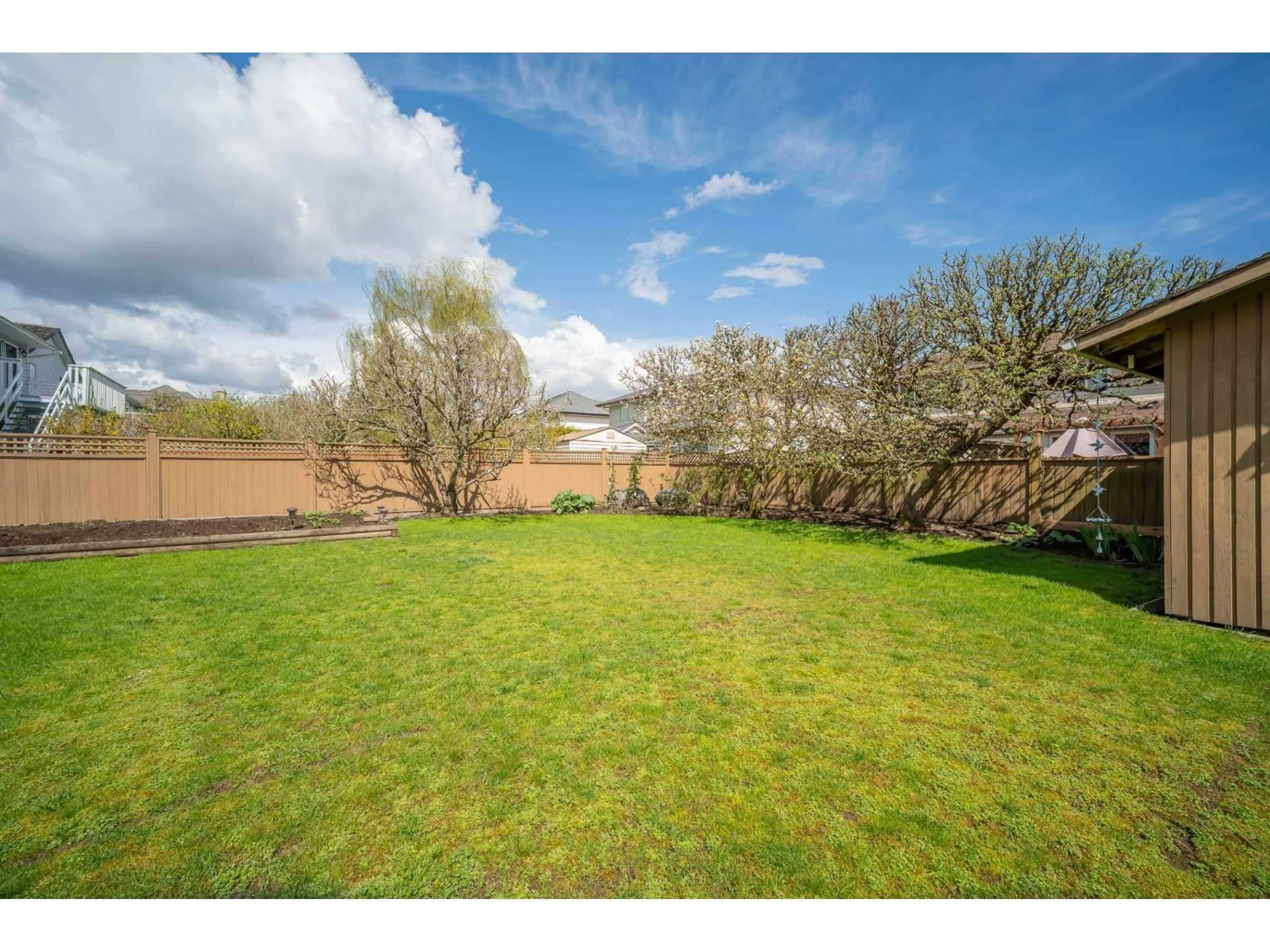 A pic from outside/outdoor area/front of a property/back of a property/a pic from drone, unknown for 7838 160 STREET, Surrey British Columbia V4N0T9