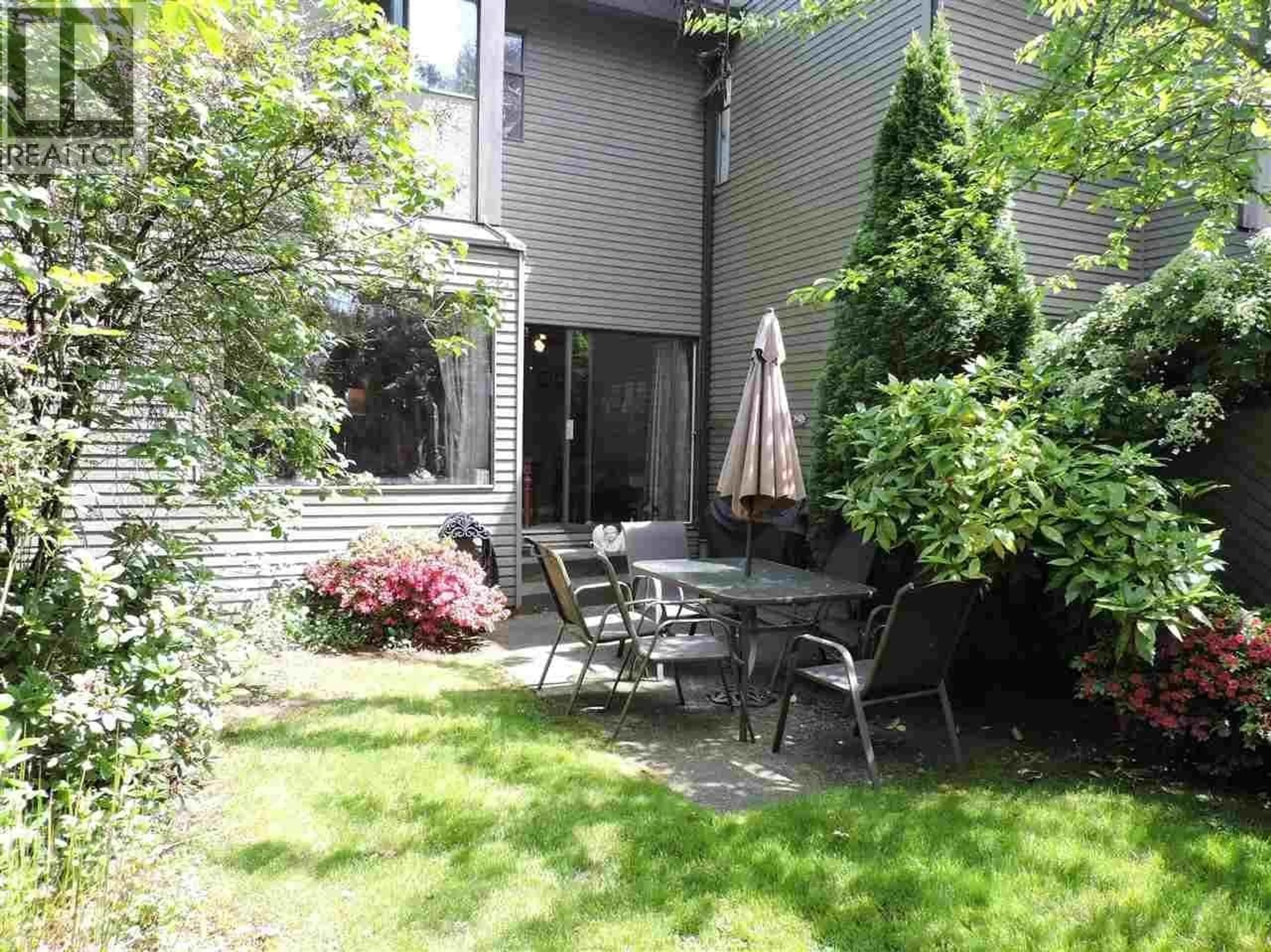 Patio, street for 1147 MONTROYAL BOULEVARD, North Vancouver British Columbia V7R2H8