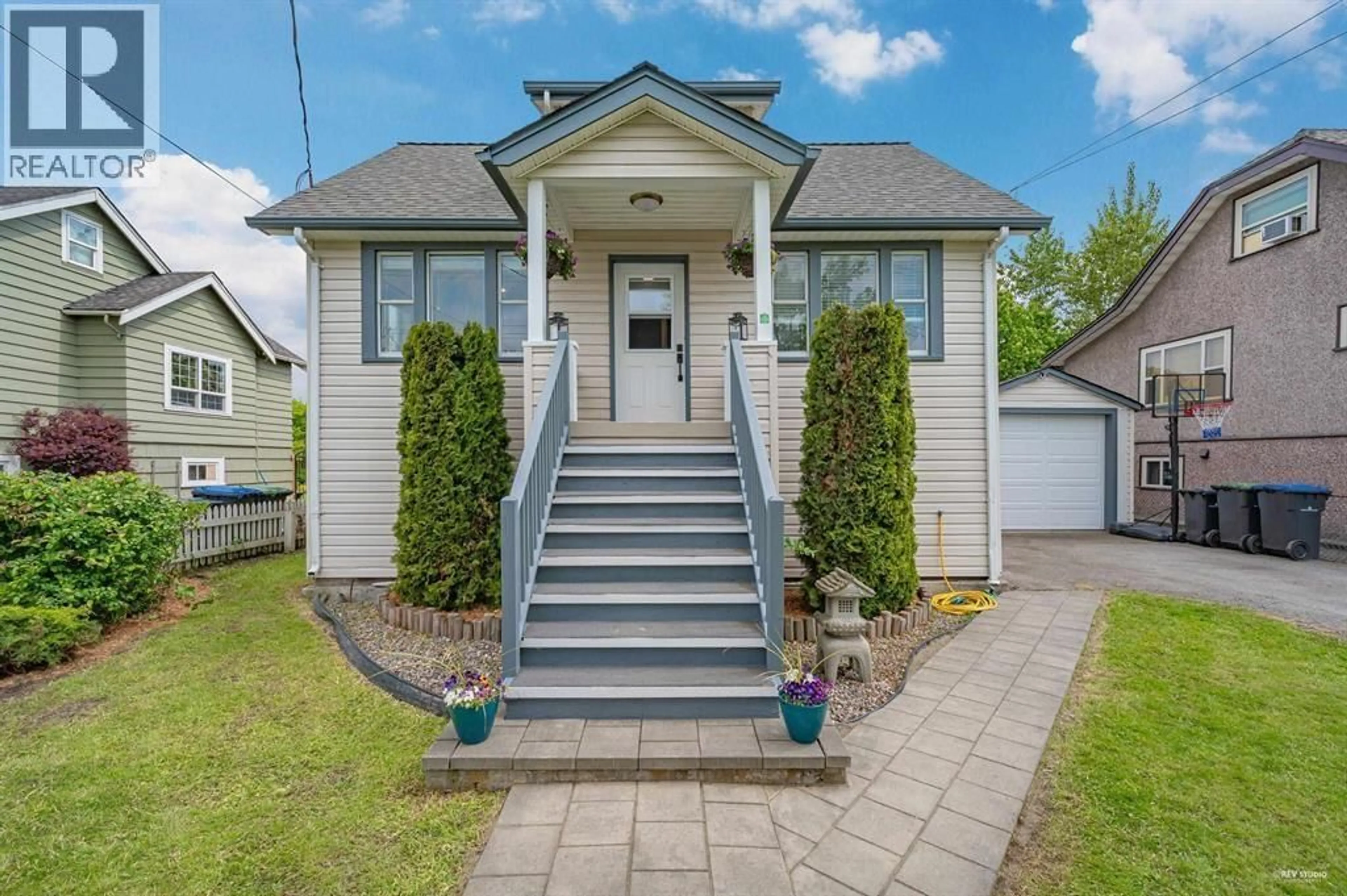 Home with vinyl exterior material, street for 235 PEMBINA STREET, New Westminster British Columbia V3M5J3