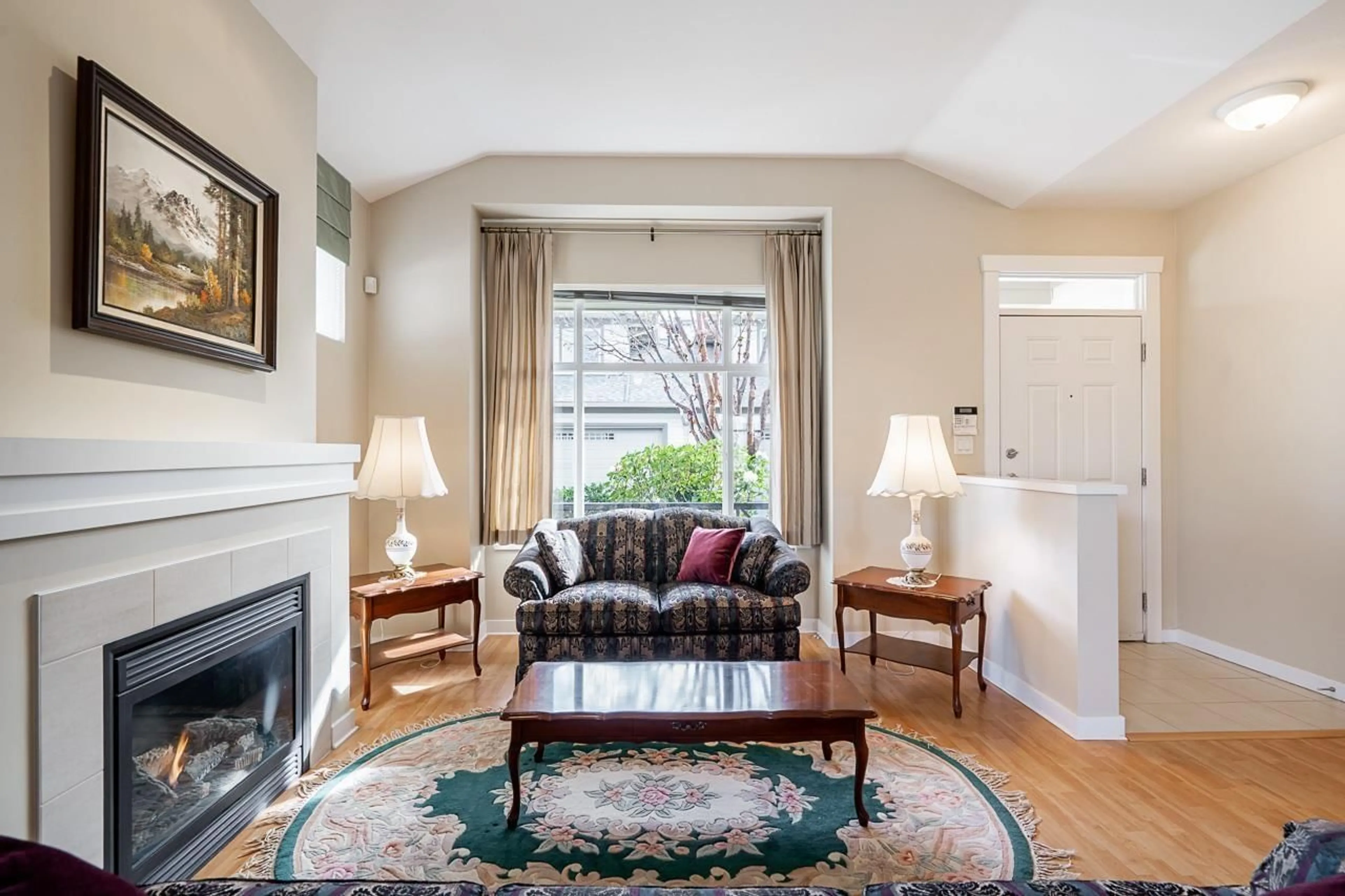 Living room with furniture, unknown for 53 - 15188 62A AVENUE, Surrey British Columbia V3S1W7