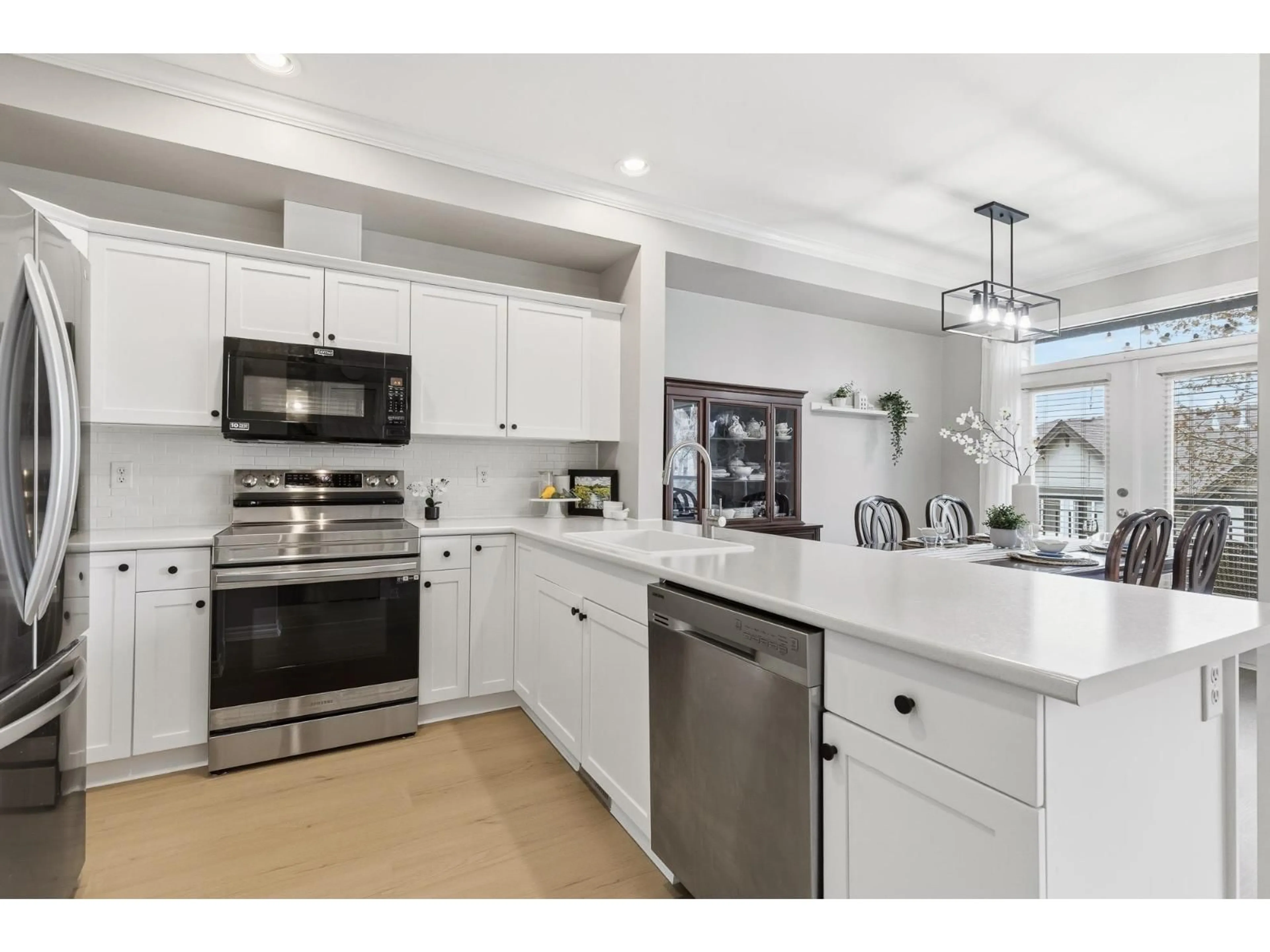 Open concept kitchen, ceramic/tile floor for 26 - 5900 JINKERSON ROAD, Chilliwack British Columbia V2R0B2