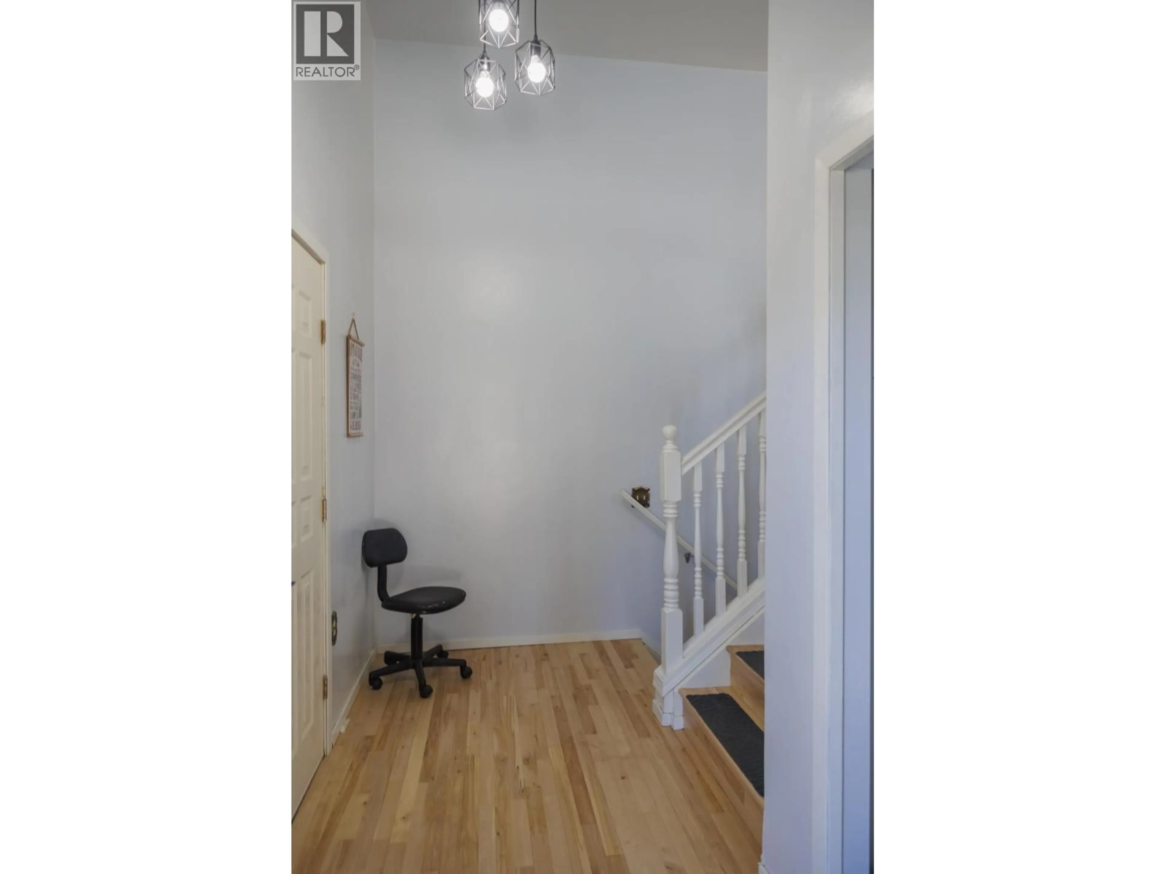 Indoor entryway for 1128 3RD AVENUE, McBride British Columbia V0J2E0