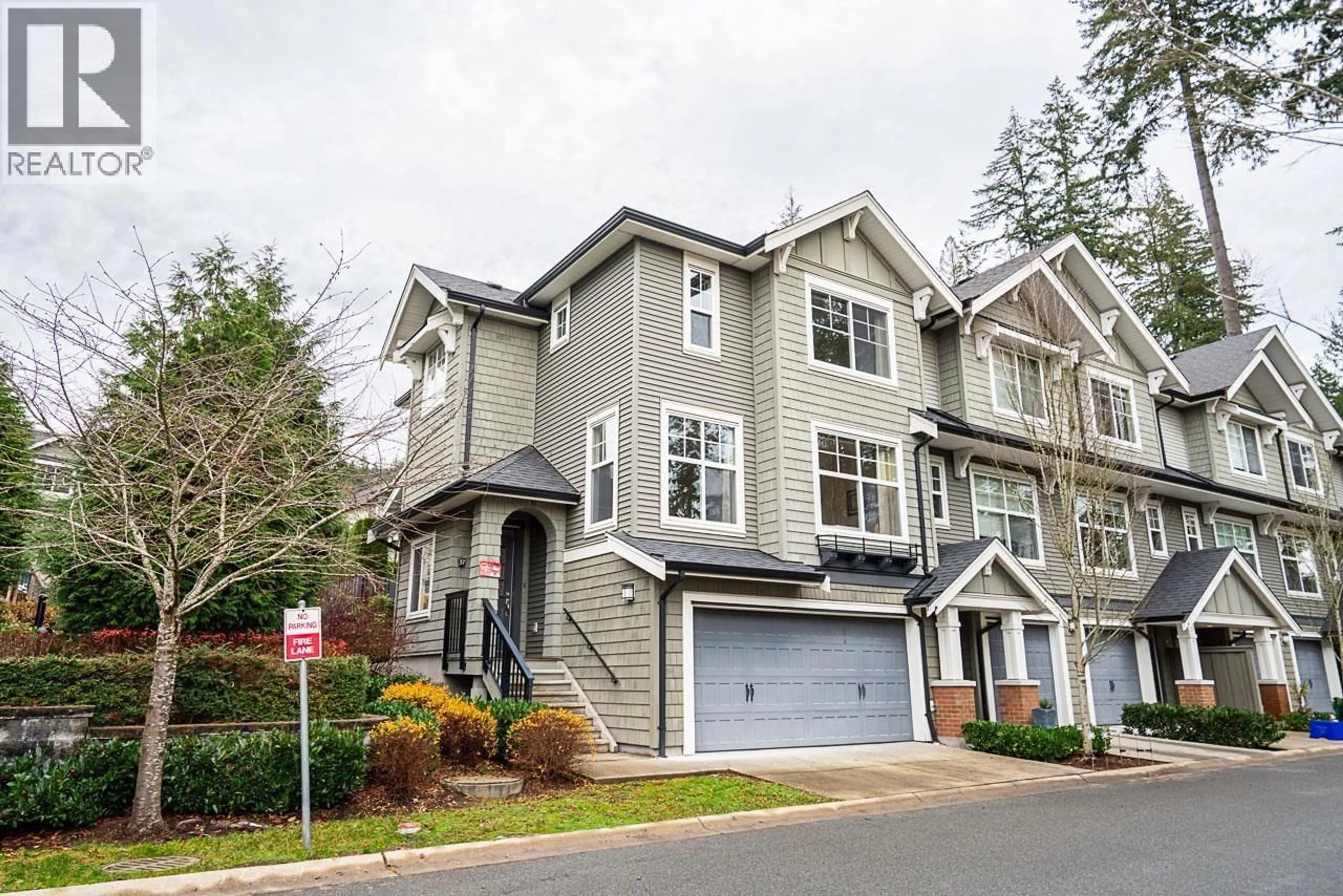Home with vinyl exterior material, street for 37 - 3461 PRINCETON AVENUE, Coquitlam British Columbia V3E0M2