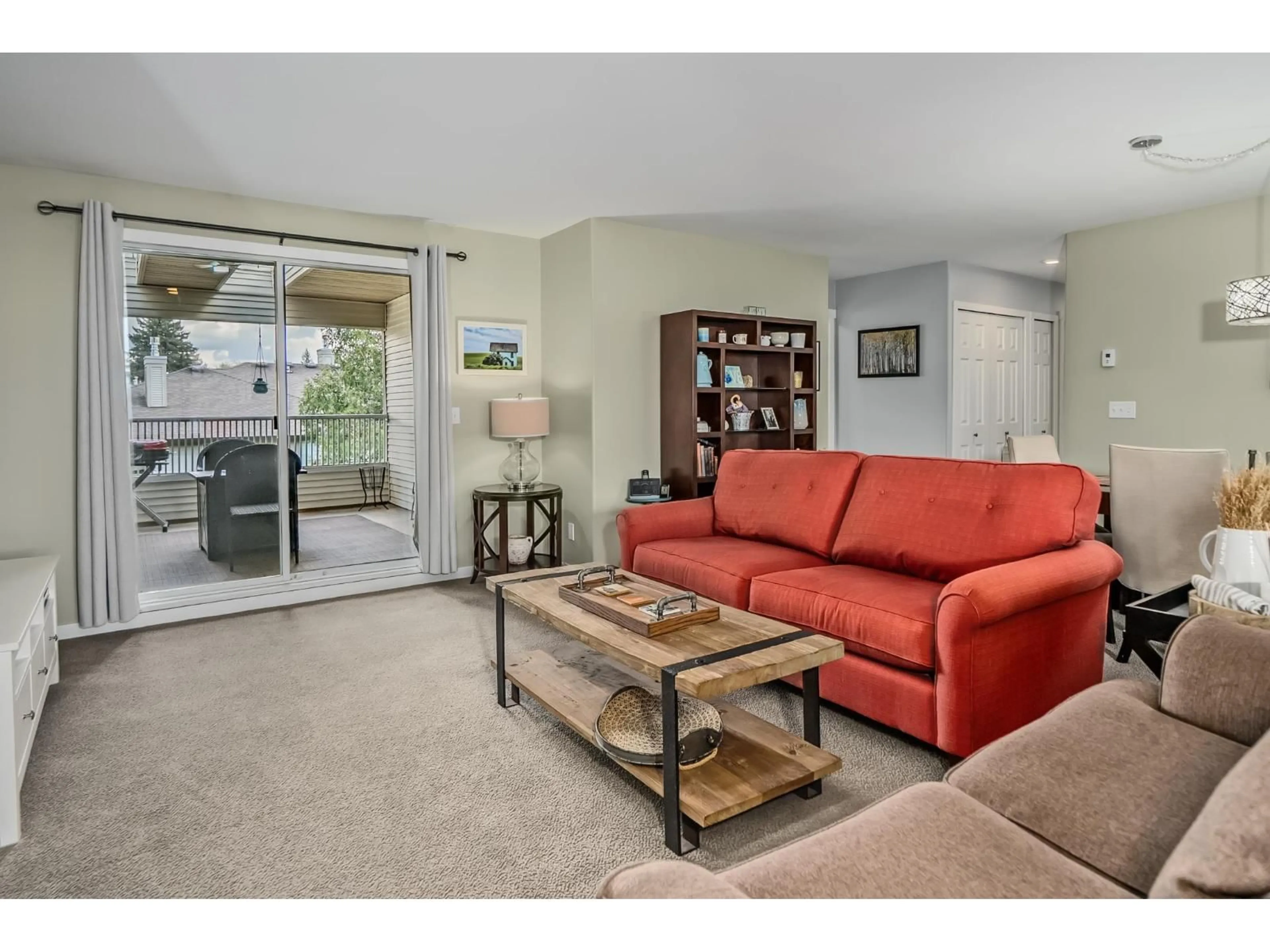 Living room with furniture, unknown for 280 - 20391 96 AVENUE, Langley British Columbia V1M2L2