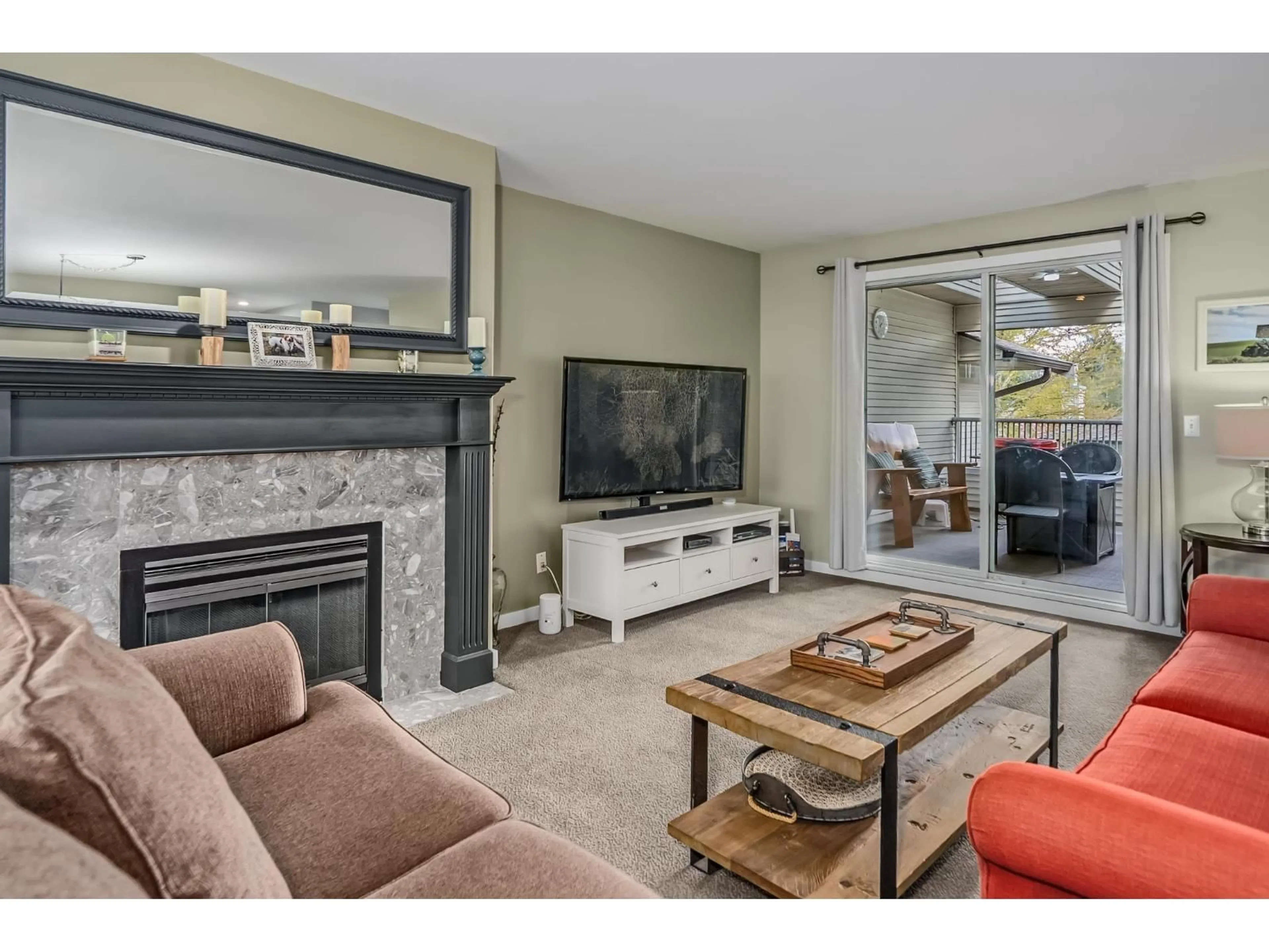 Living room with furniture, unknown for 280 - 20391 96 AVENUE, Langley British Columbia V1M2L2