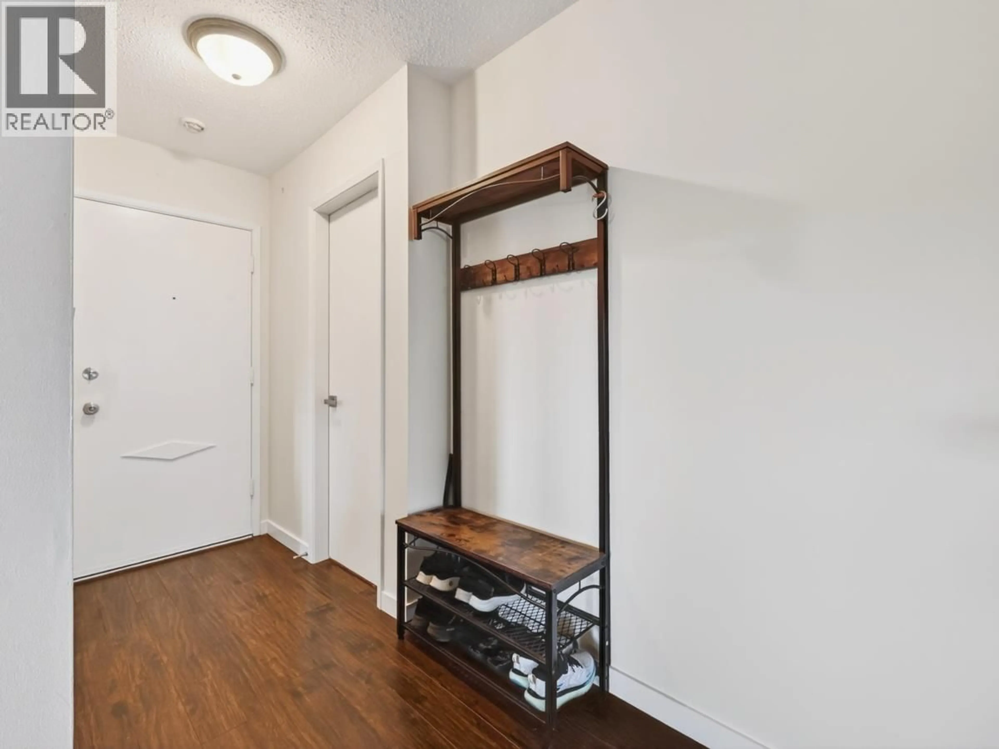 Indoor entryway for 211 - 6340 BUSWELL STREET, Richmond British Columbia V6Y2E9