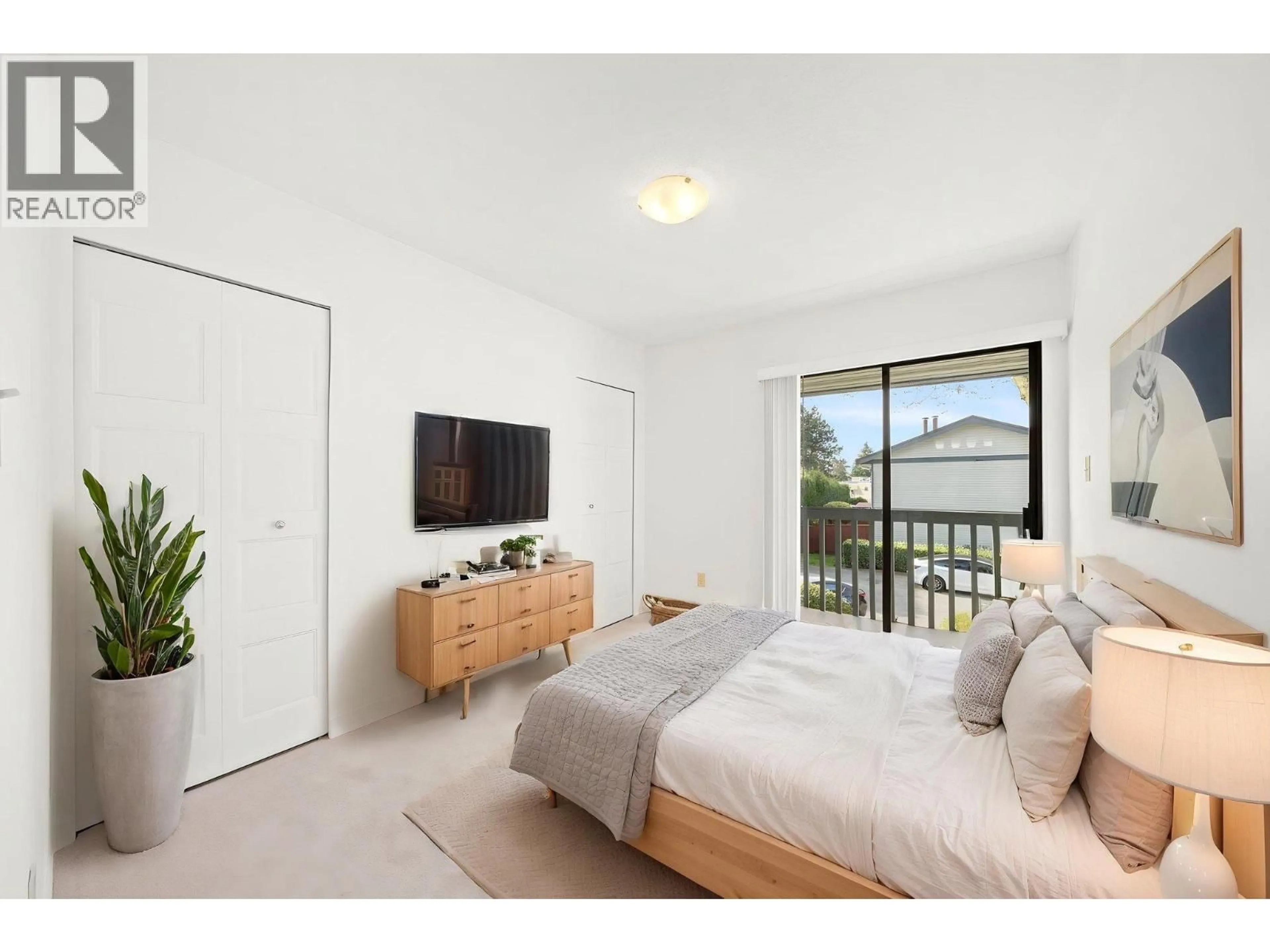 Bedroom with bed, unknown for 11536 KINGCOME AVENUE, Richmond British Columbia V7A4S2