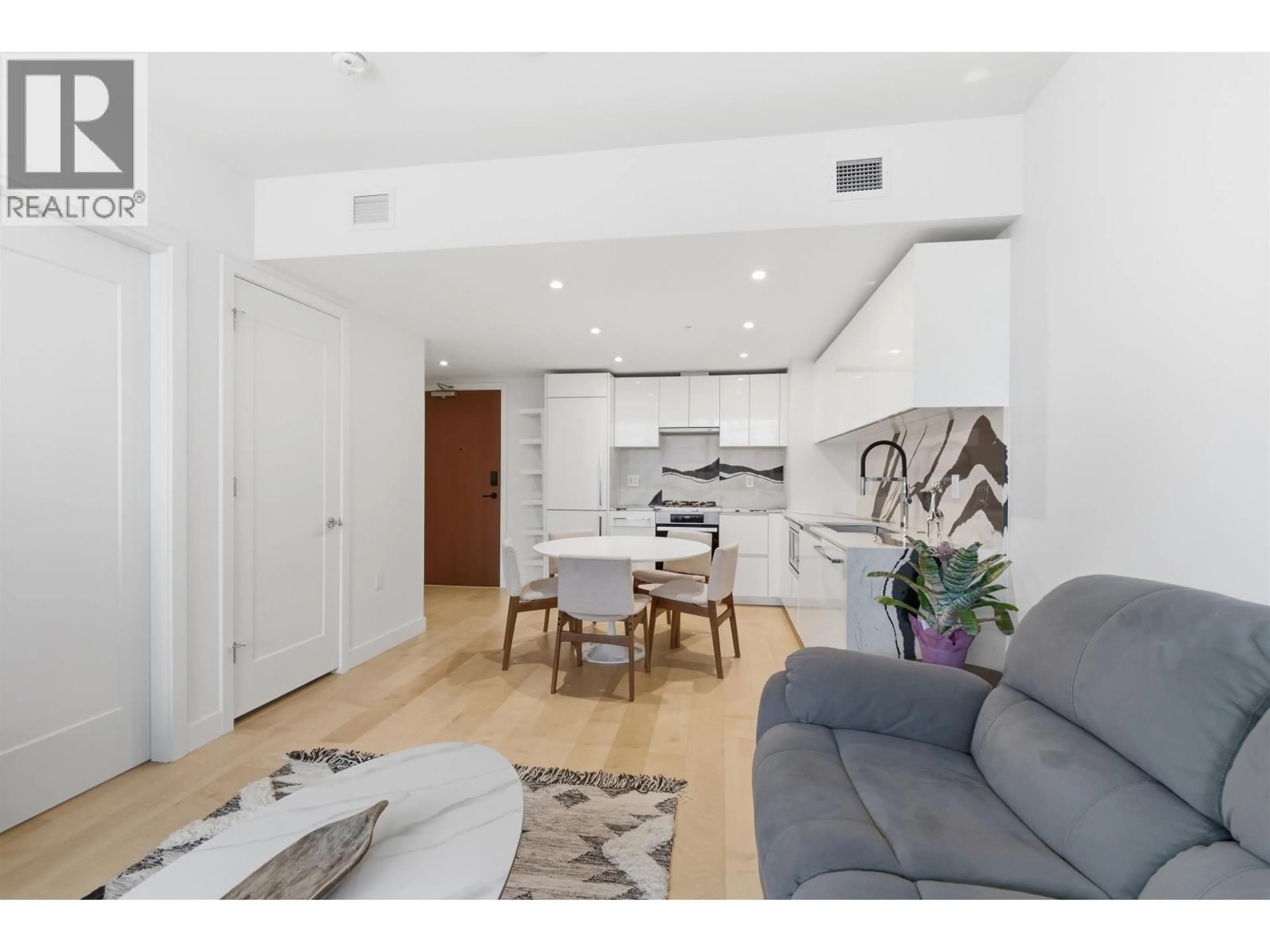 Unknown for 410 - 135 13TH STREET, North Vancouver British Columbia V7T1C3