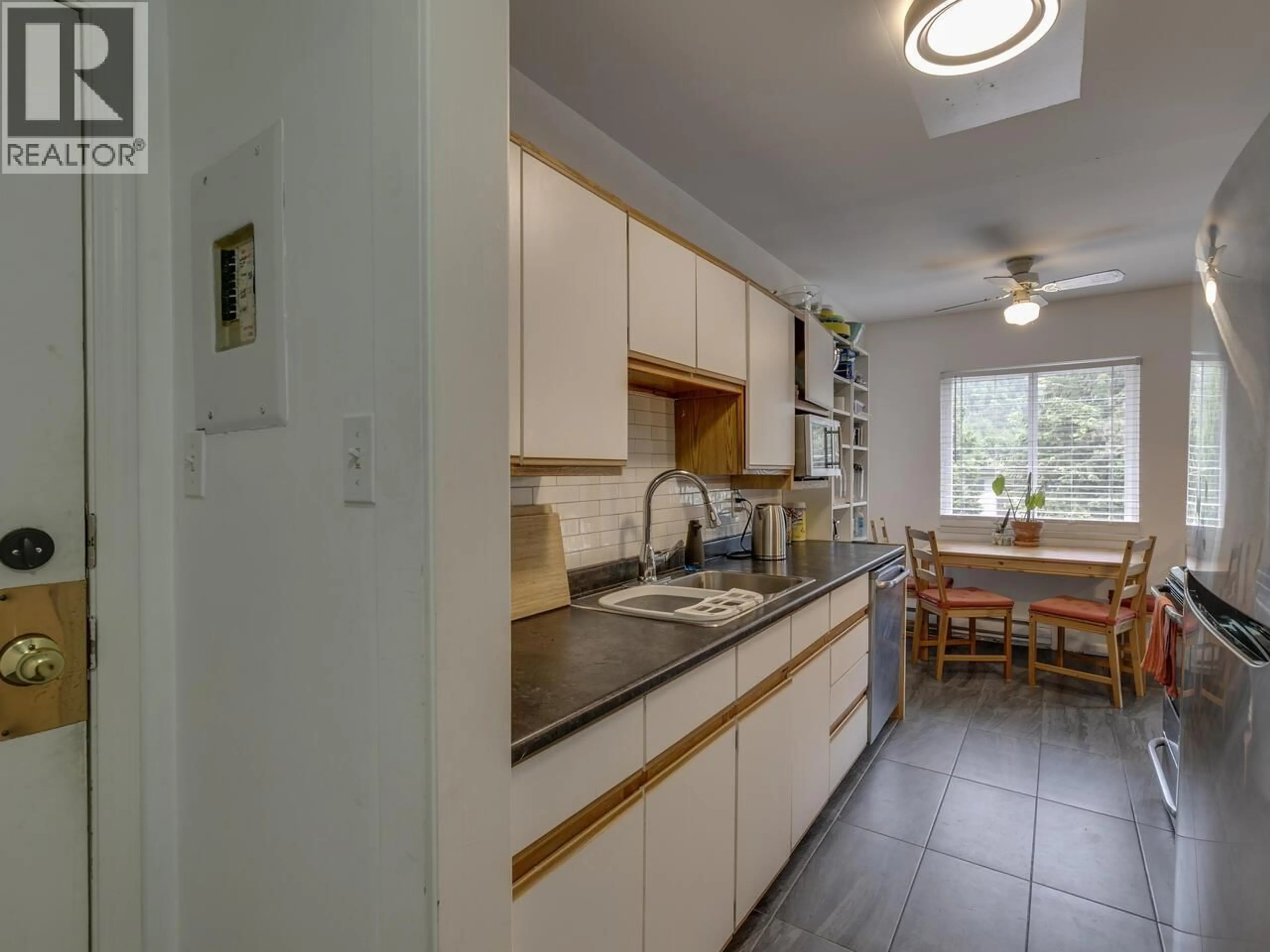 Standard kitchen, unknown for 21 - 38173 WESTWAY AVENUE, Squamish British Columbia V8B0Y4