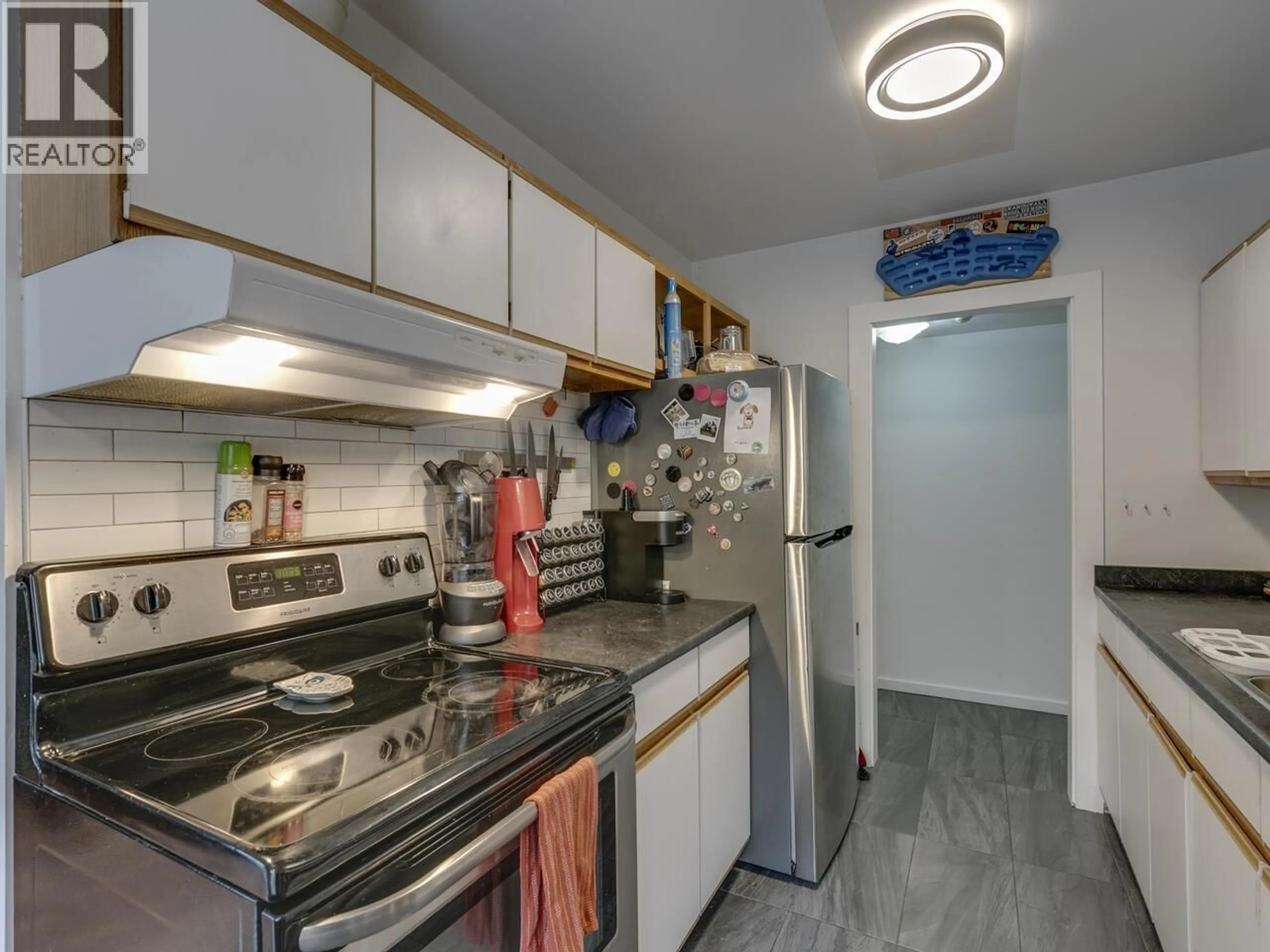 Standard kitchen, unknown for 21 - 38173 WESTWAY AVENUE, Squamish British Columbia V8B0Y4