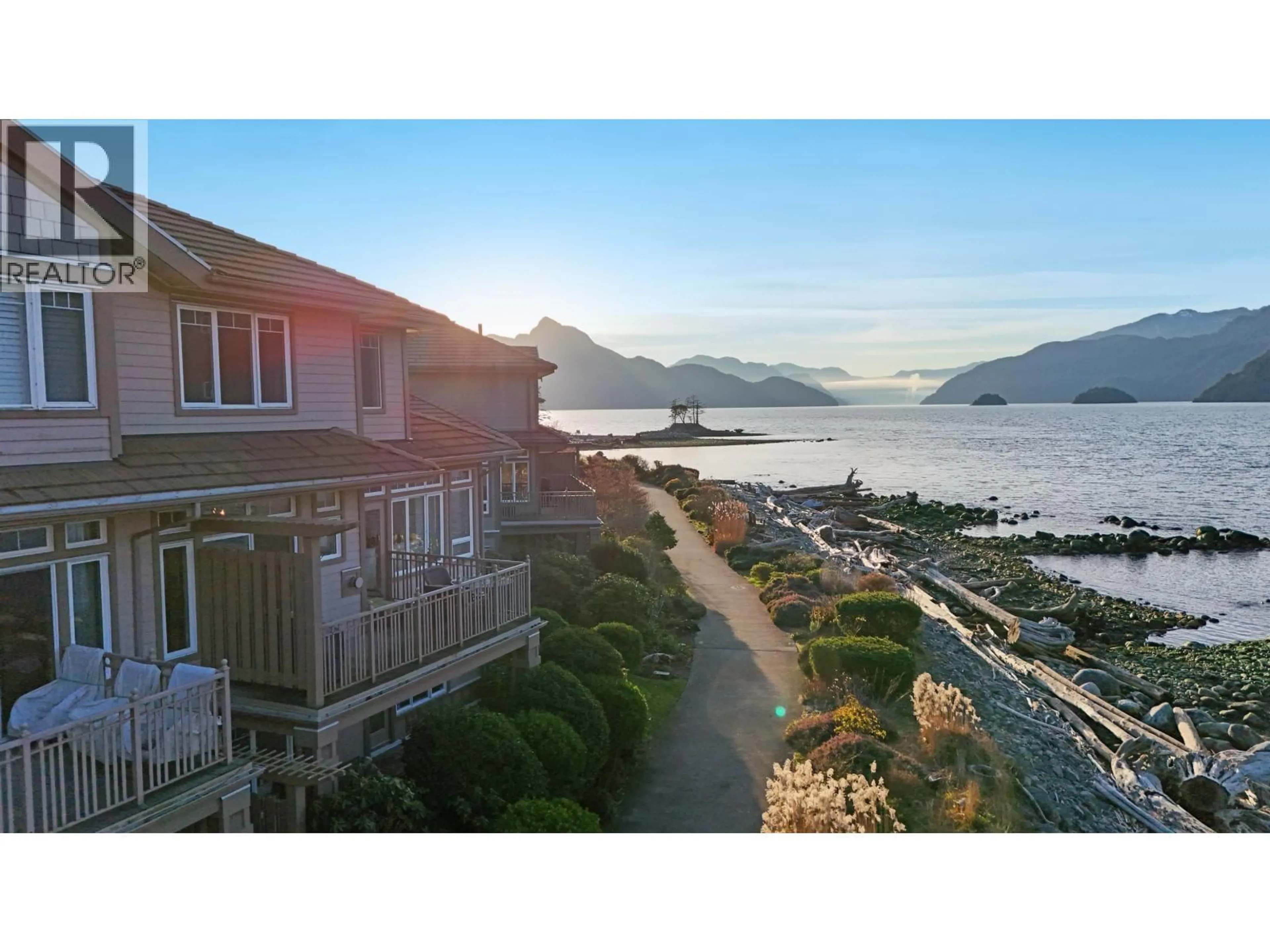 A pic from outside/outdoor area/front of a property/back of a property/a pic from drone, water/lake/river/ocean view for 7 BEACH DRIVE, West Vancouver British Columbia V0N3Z1
