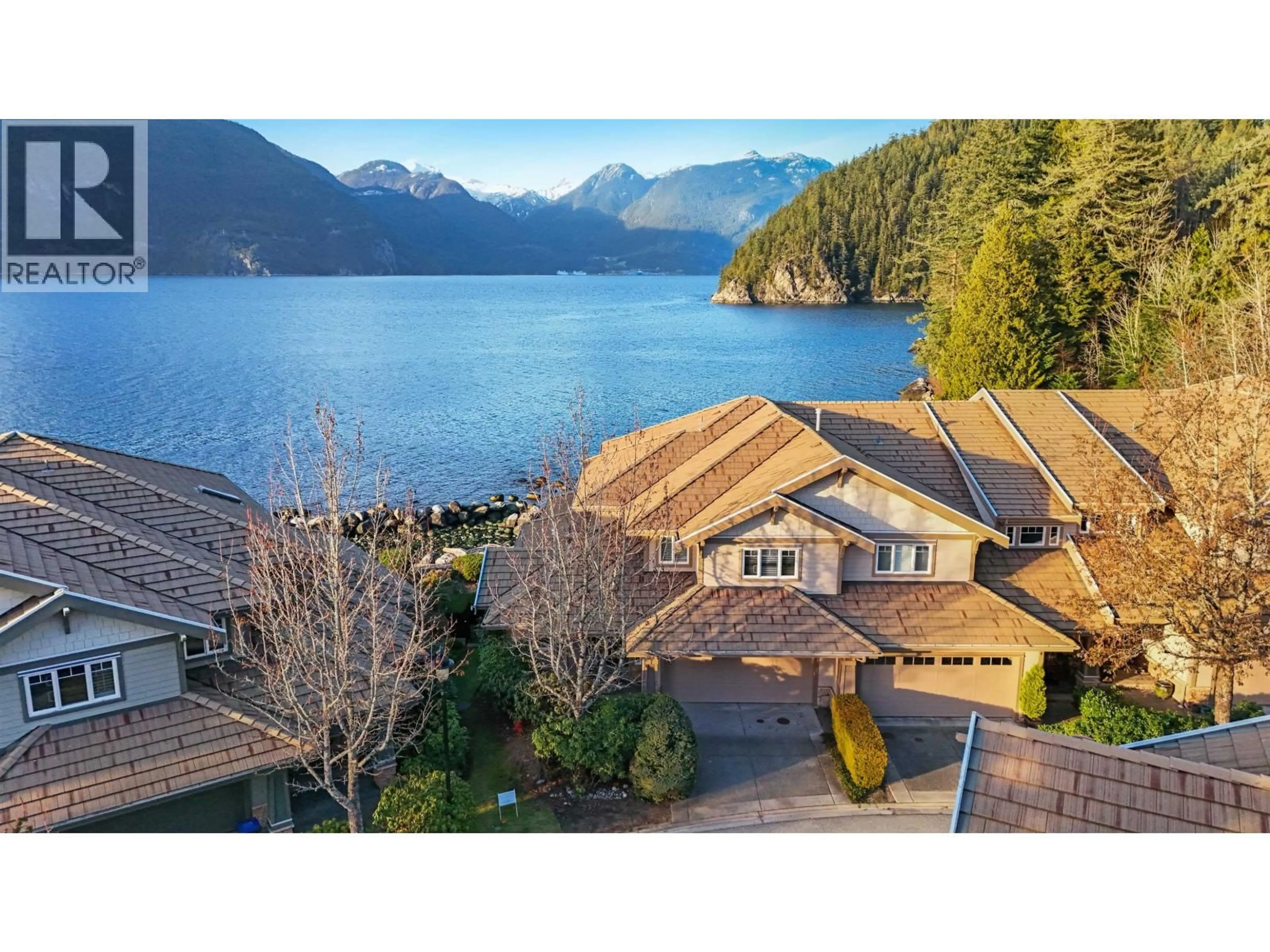 A pic from outside/outdoor area/front of a property/back of a property/a pic from drone, water/lake/river/ocean view for 7 BEACH DRIVE, West Vancouver British Columbia V0N3Z1
