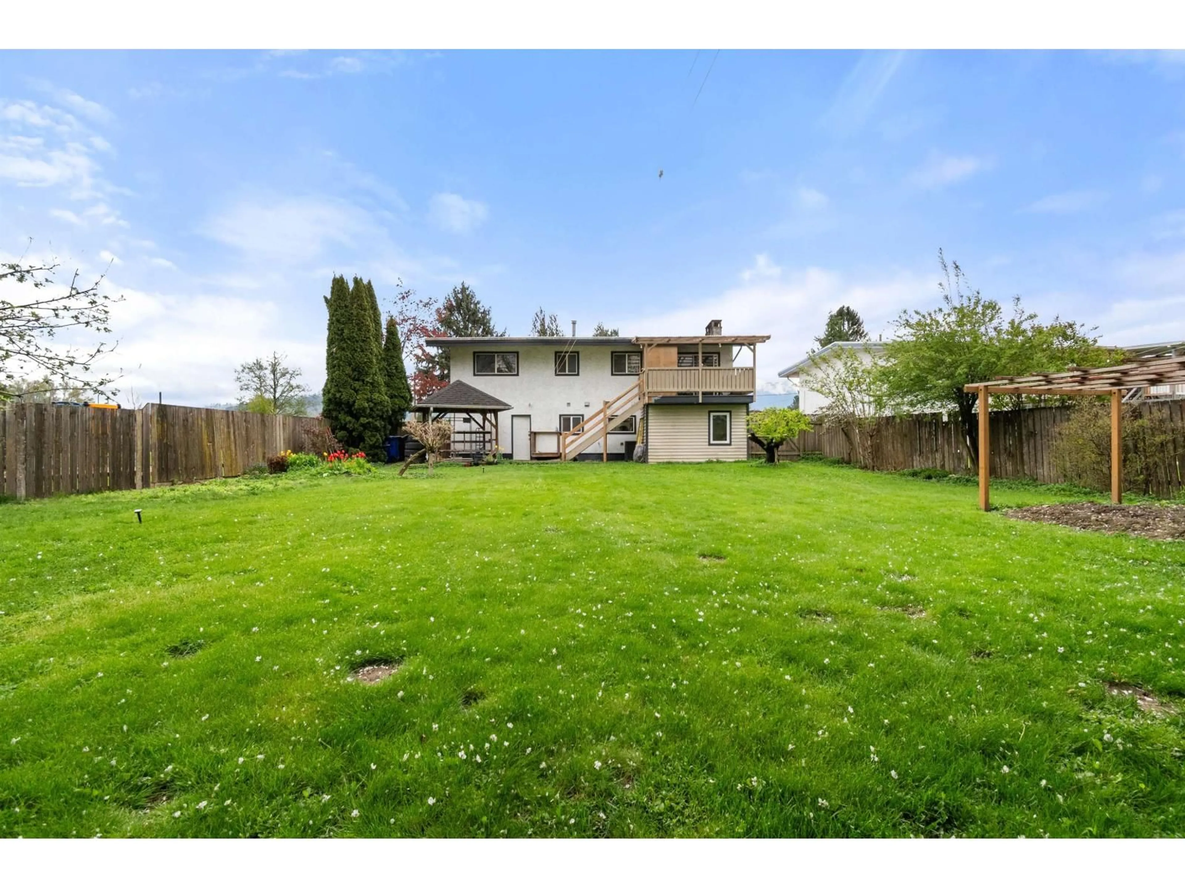 A pic from outside/outdoor area/front of a property/back of a property/a pic from drone, unknown for 7205 GORDON DRIVE, Chilliwack British Columbia V2R1X7