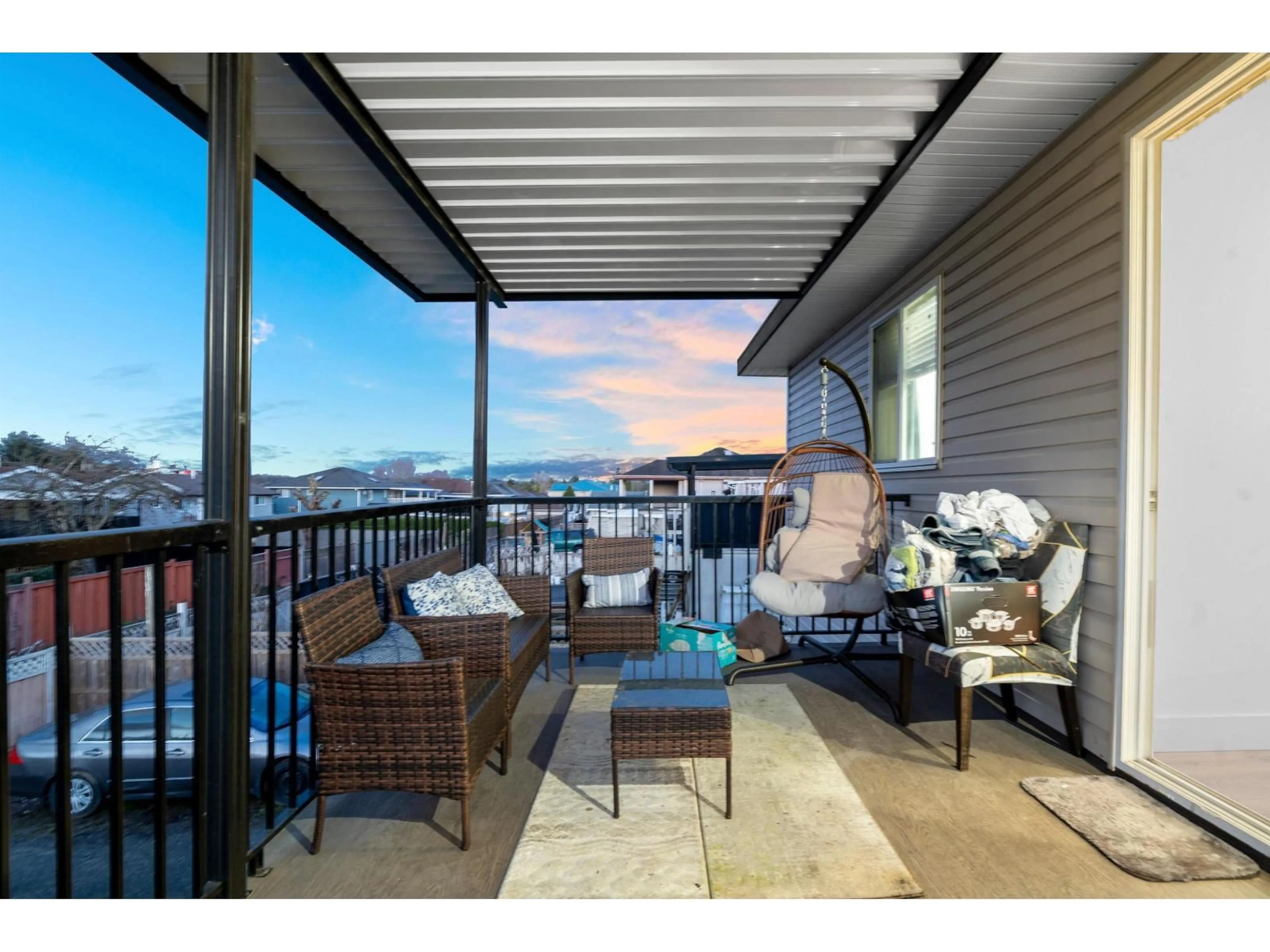 Patio, water/lake/river/ocean view for 13469 80 AVENUE, Surrey British Columbia V3W3C2