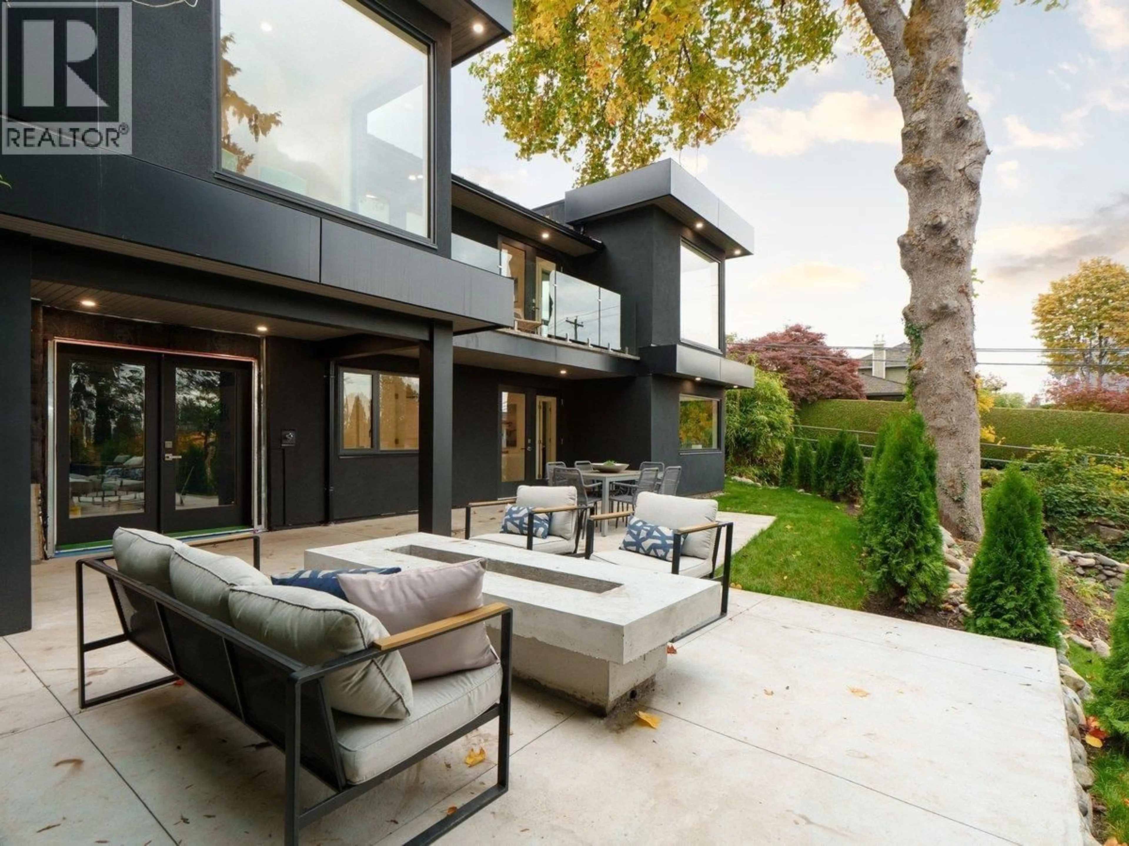 Patio, street for 2508 NELSON AVENUE, West Vancouver British Columbia V7V2R6