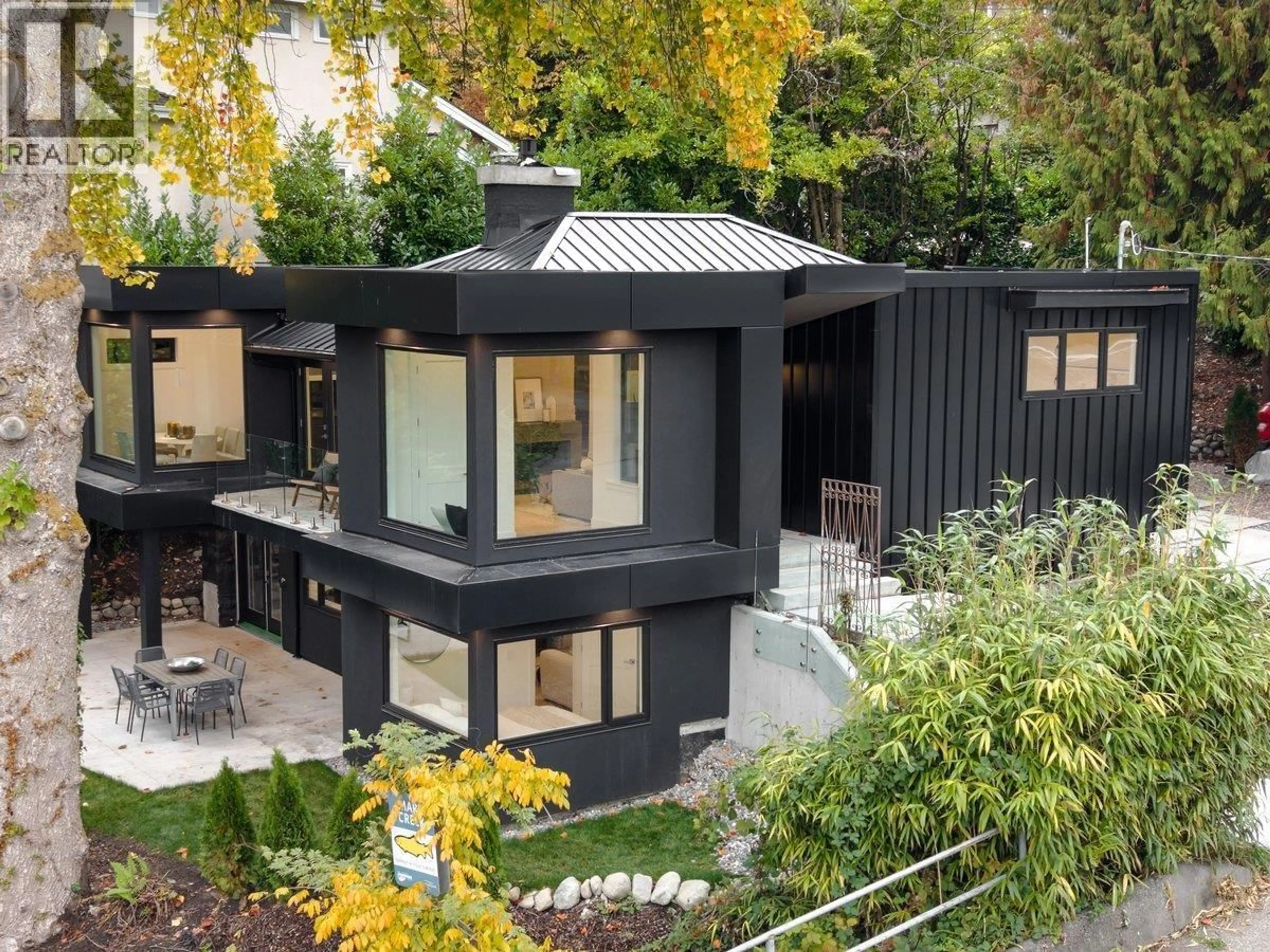 Home with vinyl exterior material, street for 2508 NELSON AVENUE, West Vancouver British Columbia V7V2R6