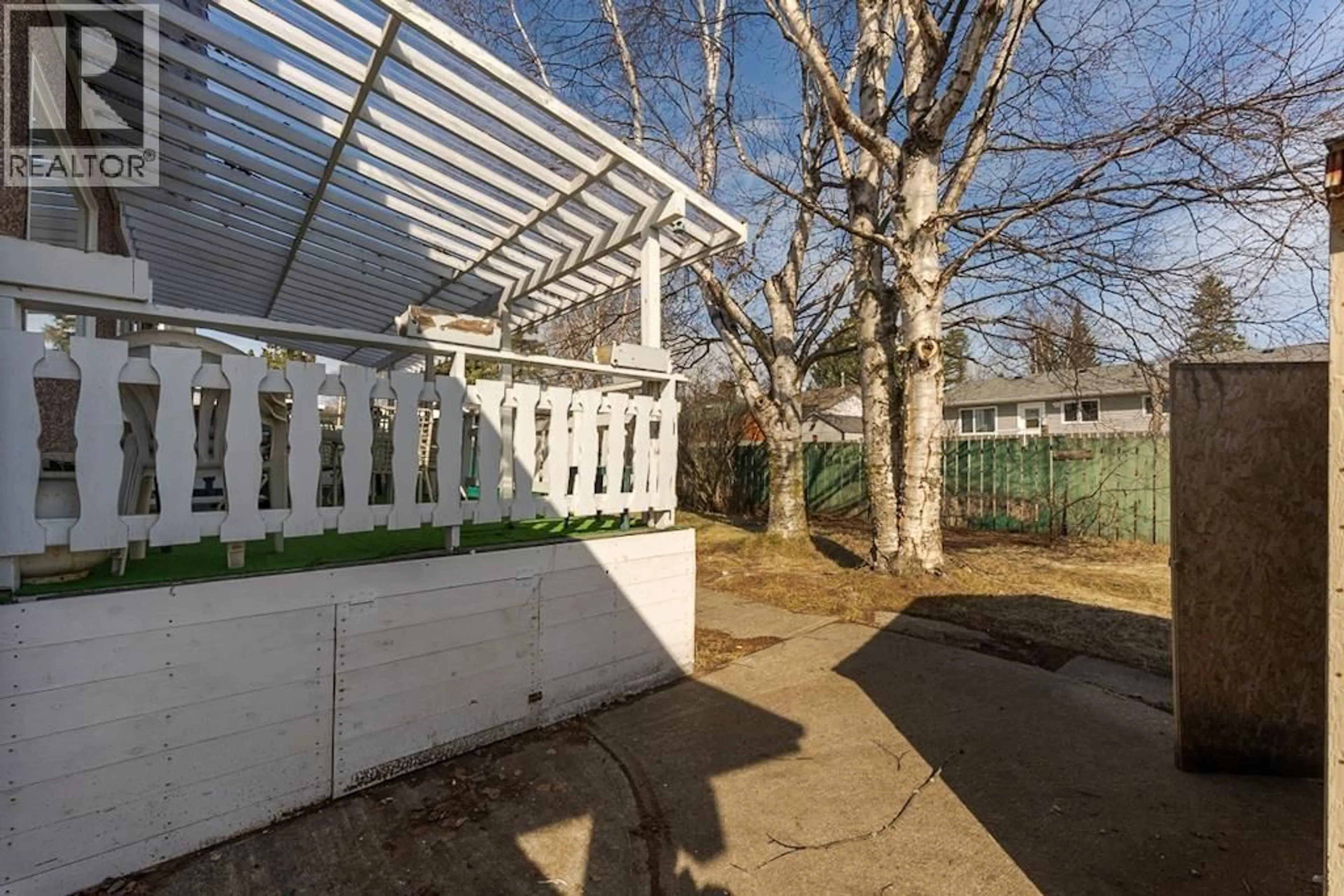 Patio, street for 2832 PINEWOOD AVENUE, Prince George British Columbia V2N1H7