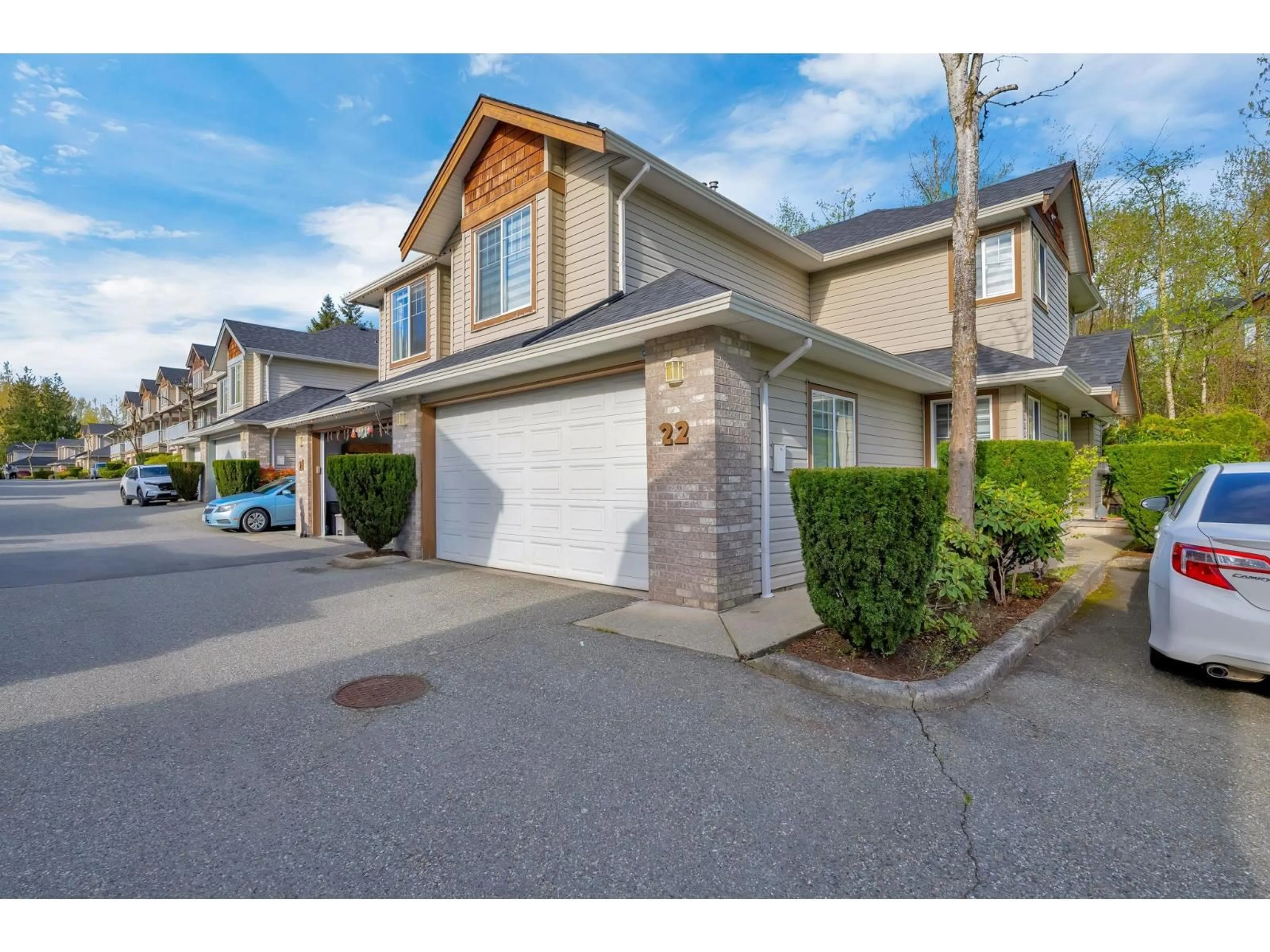 A pic from outside/outdoor area/front of a property/back of a property/a pic from drone, street for 22 - 3270 BLUE JAY STREET, Abbotsford British Columbia V2T6T1