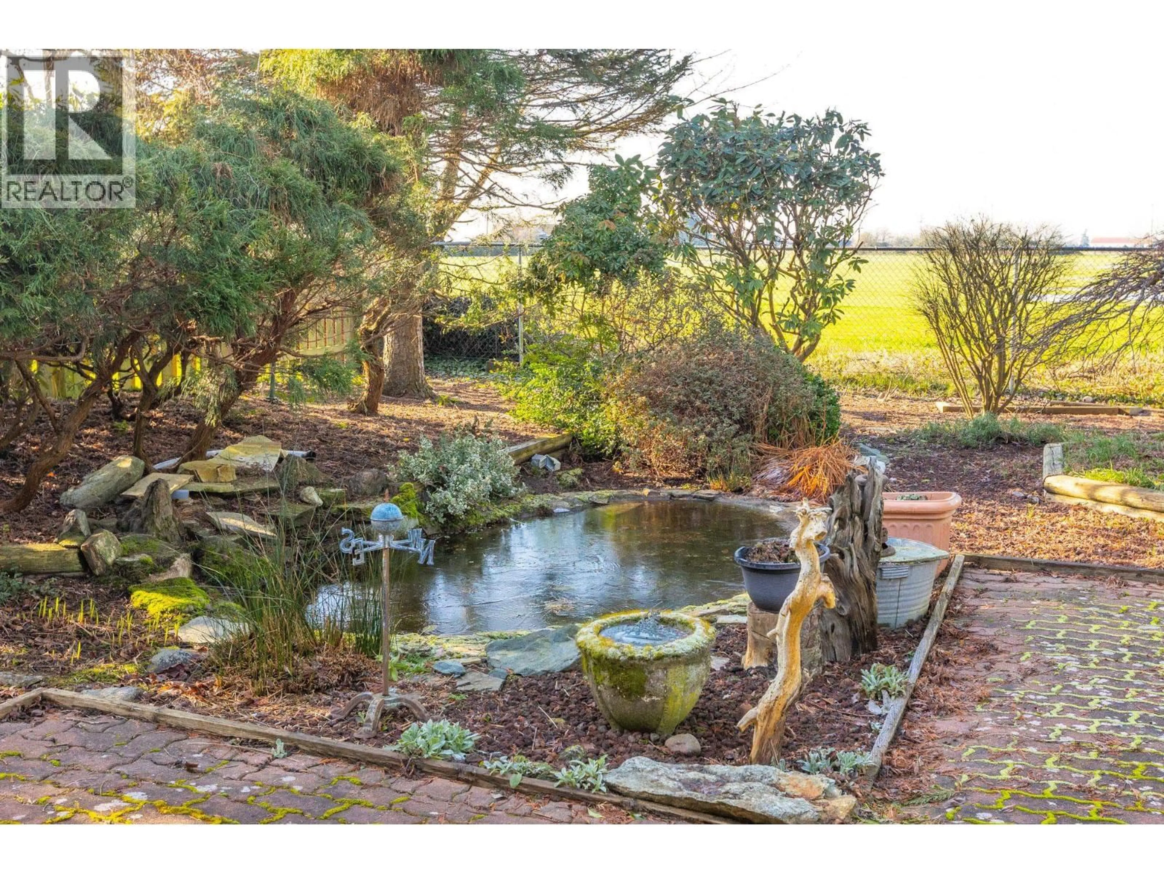 A pic from outside/outdoor area/front of a property/back of a property/a pic from drone, water/lake/river/ocean view for 4351 48A STREET, Delta British Columbia V4K2P8