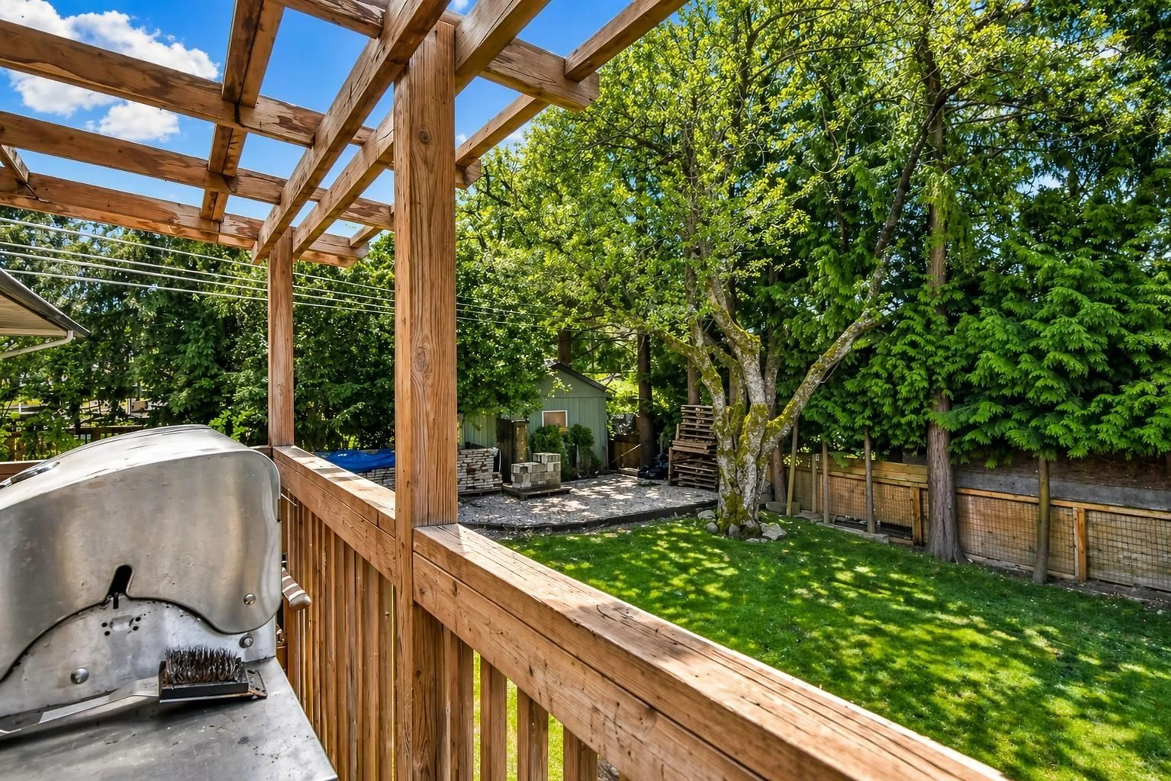Patio, street for 13668 LARNER ROAD, Surrey British Columbia V3R5K2