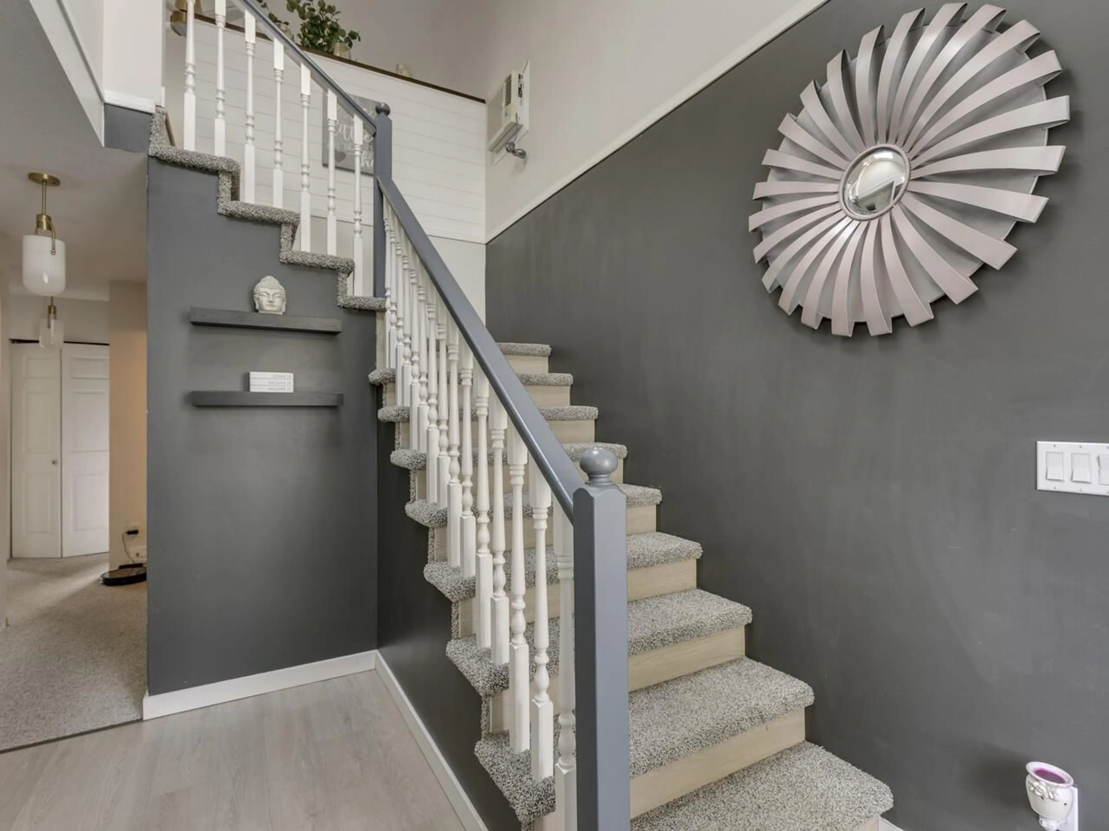 Stairs for 7 - 32752 4TH AVENUE, Mission British Columbia V2V1R4