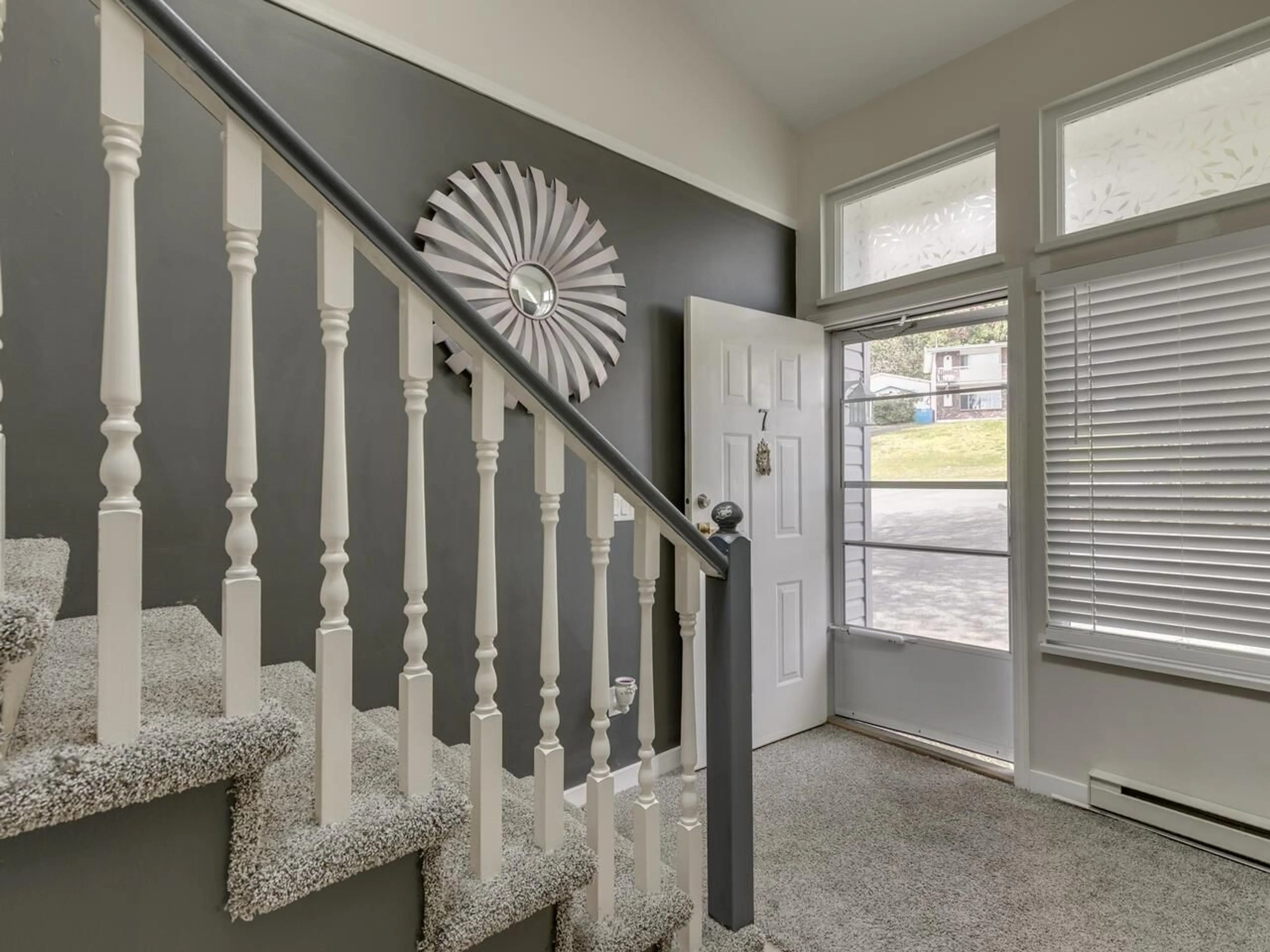 Indoor entryway for 7 - 32752 4TH AVENUE, Mission British Columbia V2V1R4