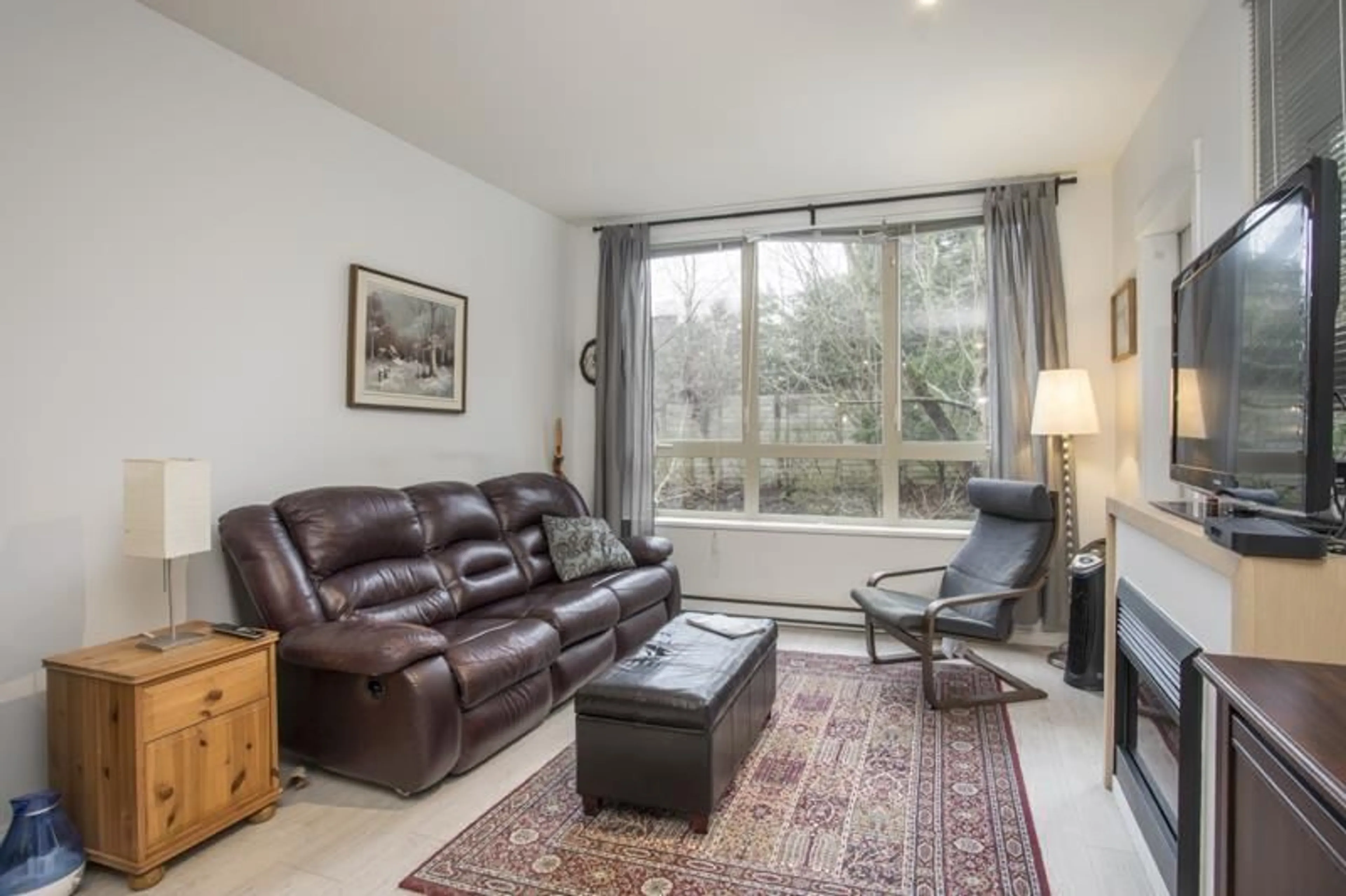 Living room with furniture, unknown for 223 - 15988 26 AVENUE, Surrey British Columbia V3Z5K3