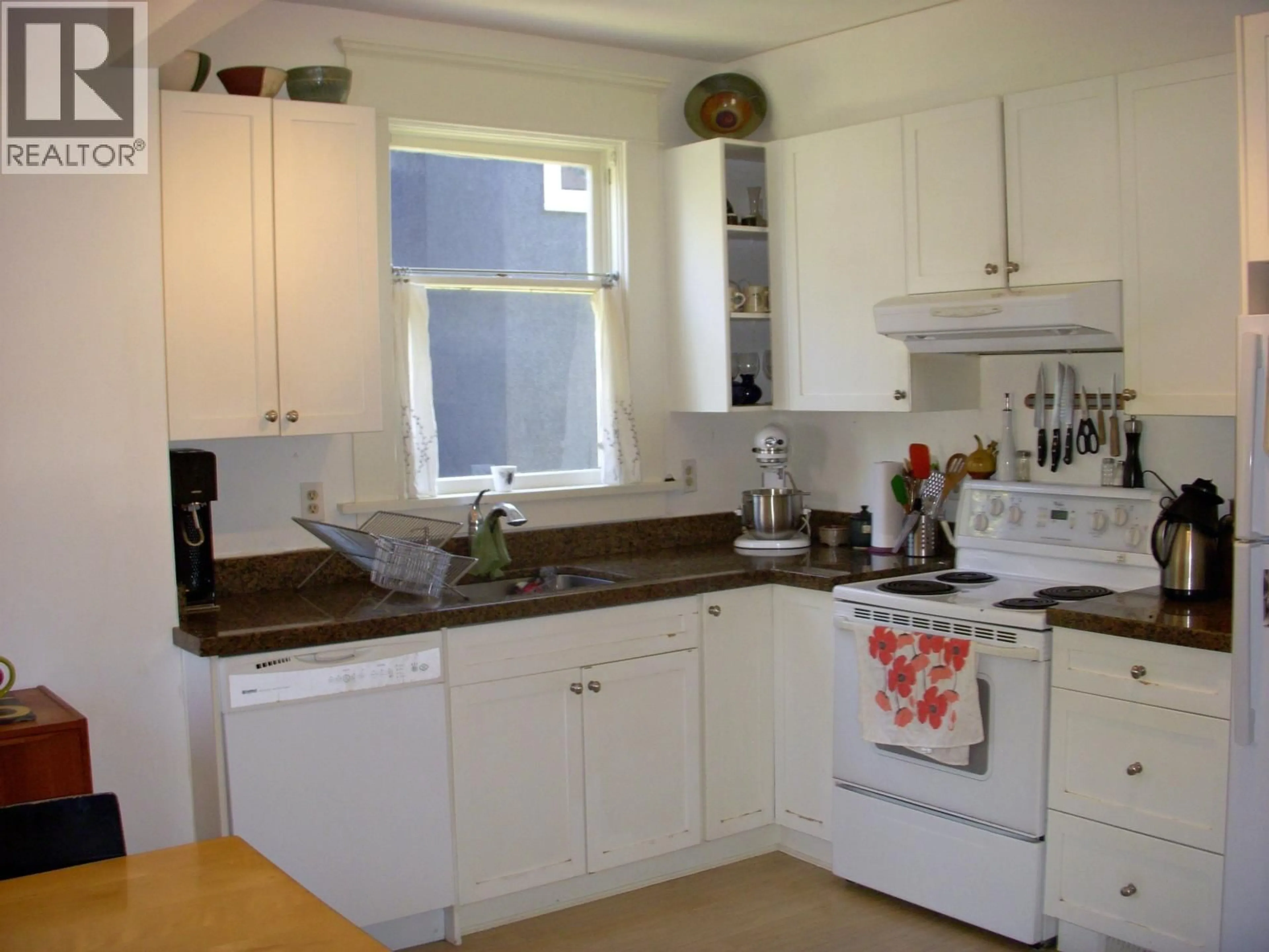 Standard kitchen, unknown for 2047 14TH AVENUE, Vancouver British Columbia V6J2K3