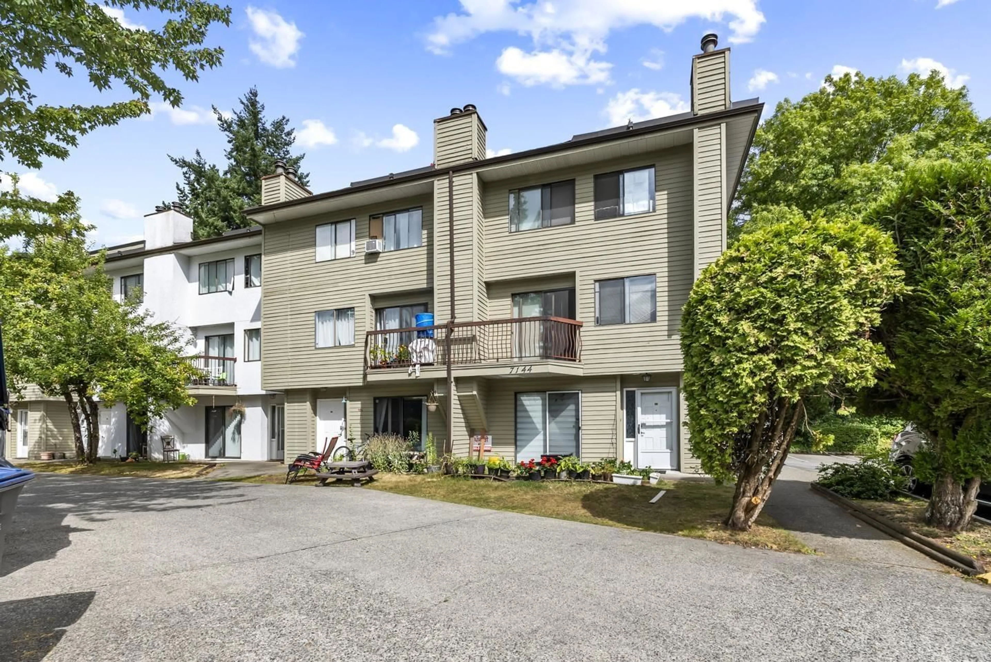 Patio, unknown for 207 - 7144 133B STREET, Surrey British Columbia V3W8A4