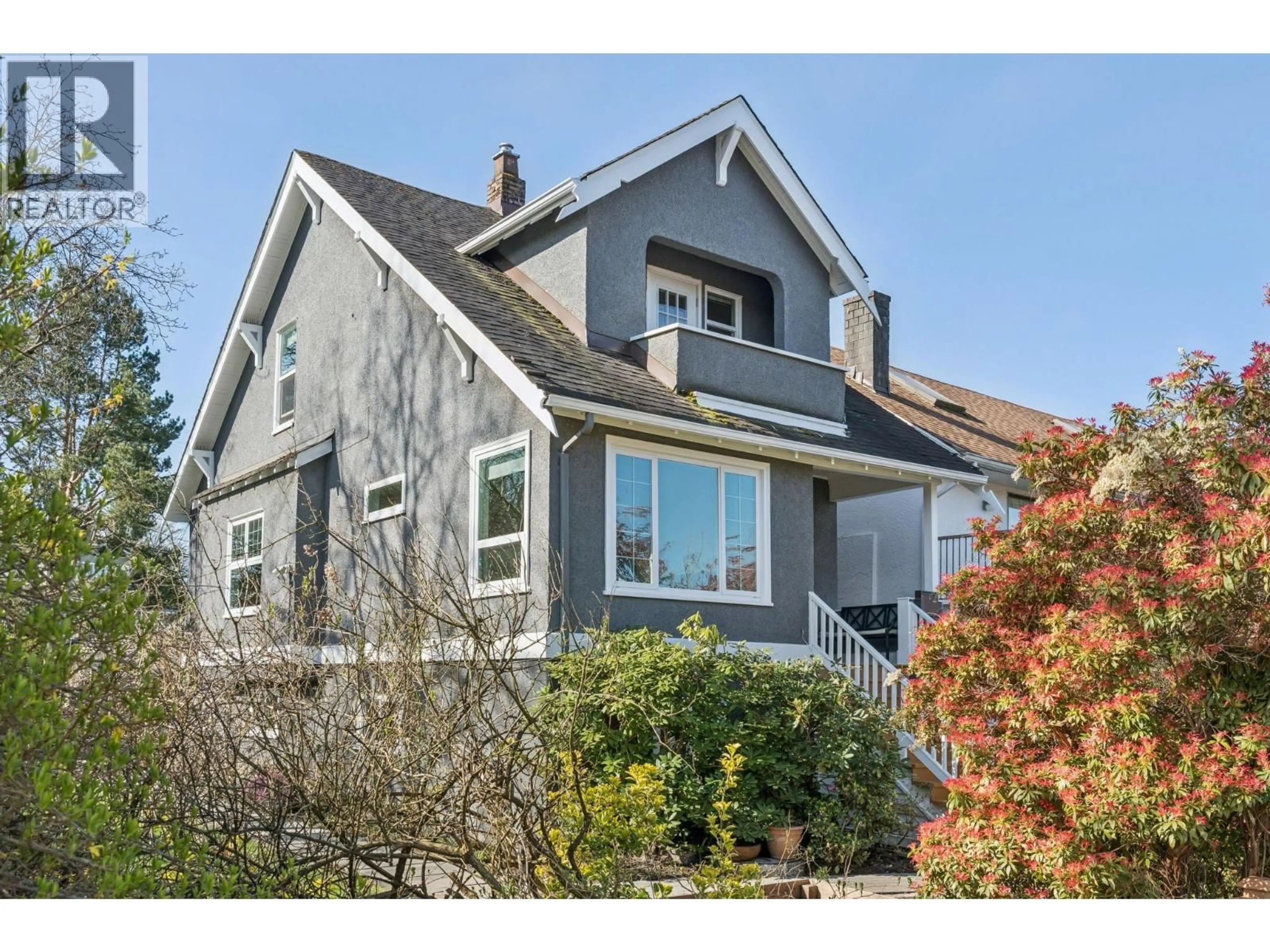 Home with vinyl exterior material, street for 494 18TH AVENUE, Vancouver British Columbia V5V1G1