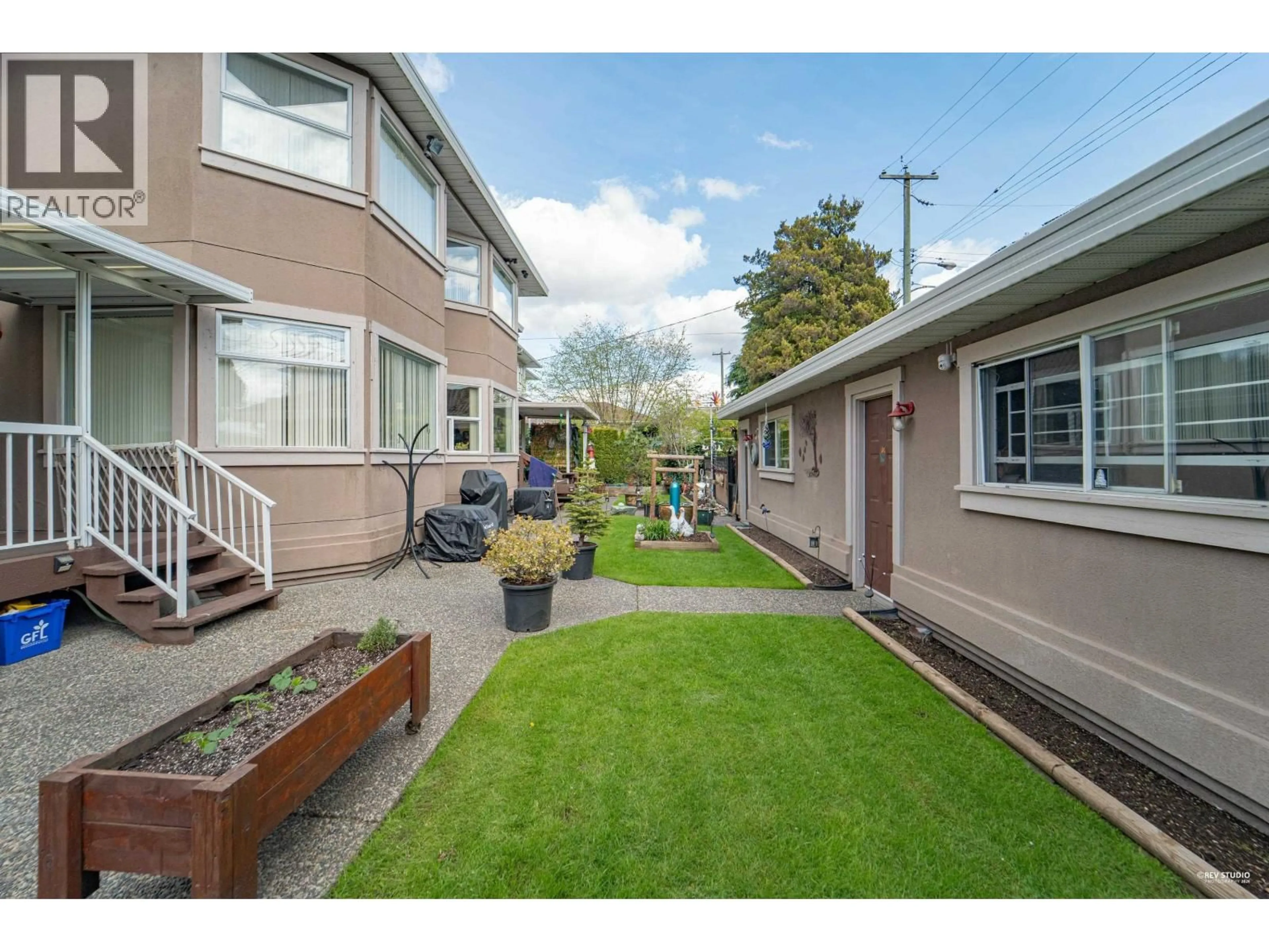 A pic from outside/outdoor area/front of a property/back of a property/a pic from drone, street for 5480 CAMBIE STREET, Vancouver British Columbia V5Z3A1