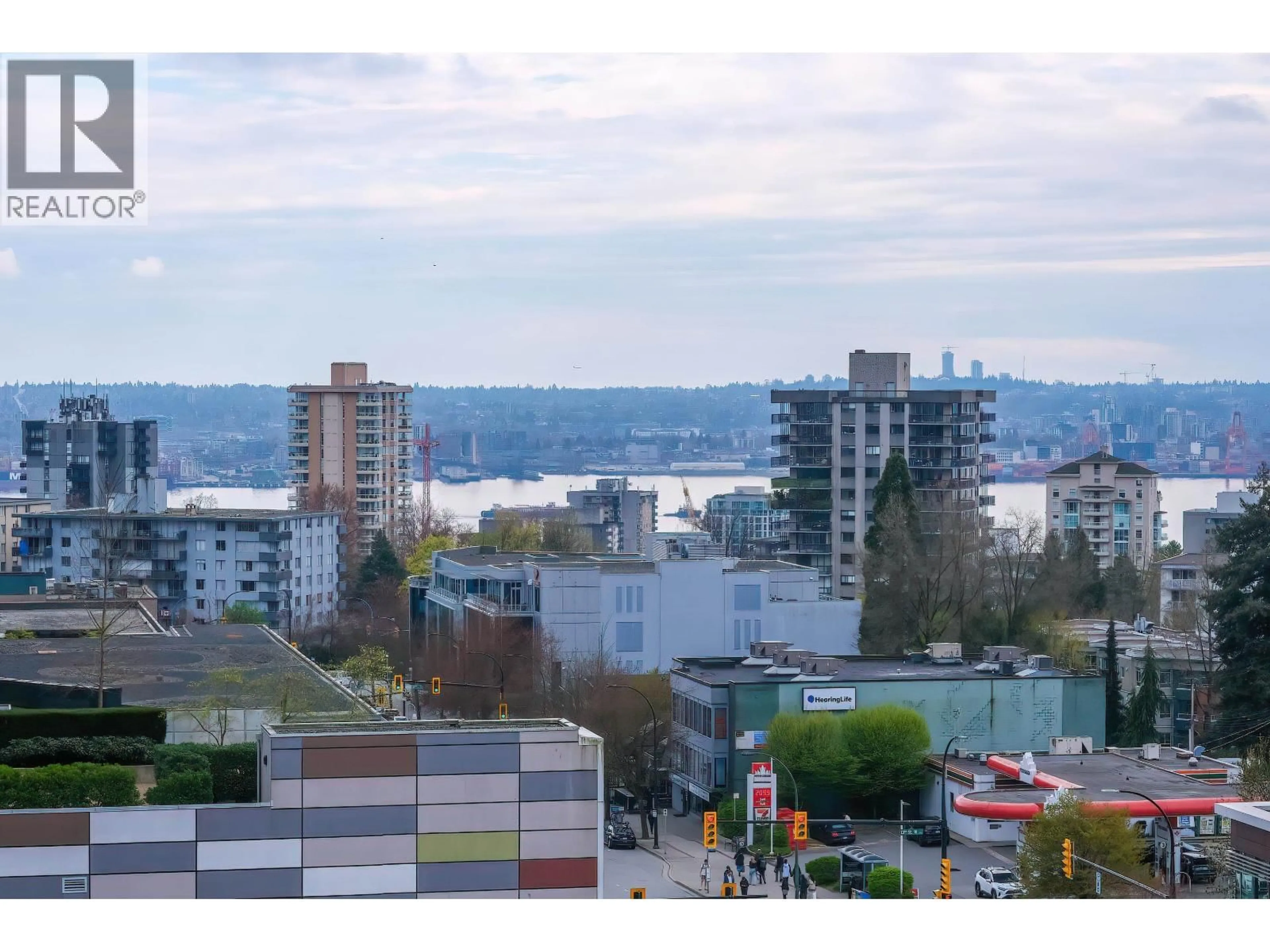 A pic from outside/outdoor area/front of a property/back of a property/a pic from drone, city buildings view from balcony for 906 - 108 14TH STREET, Vancouver British Columbia V7L2N3