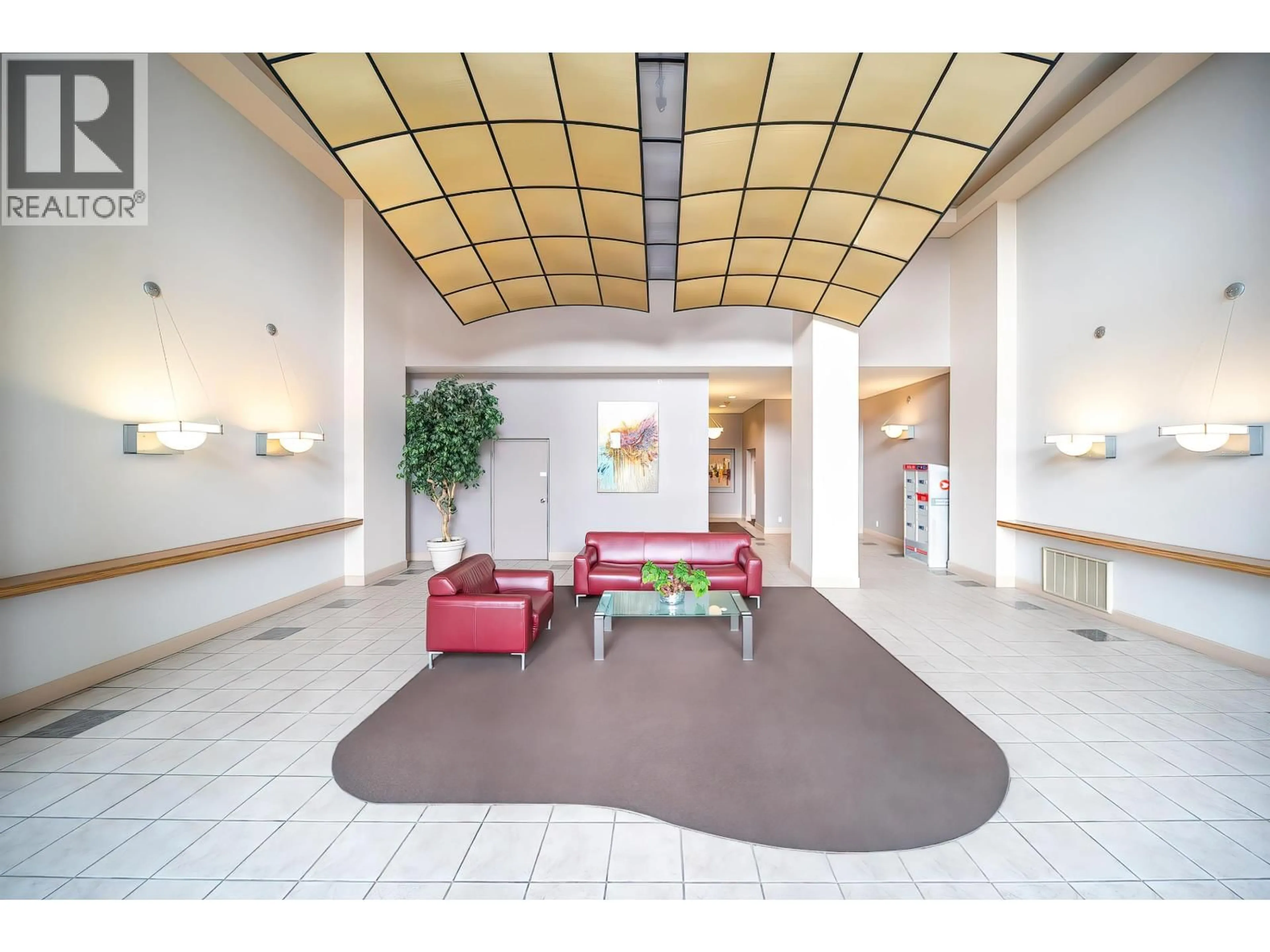 Lobby for 906 - 108 14TH STREET, Vancouver British Columbia V7L2N3