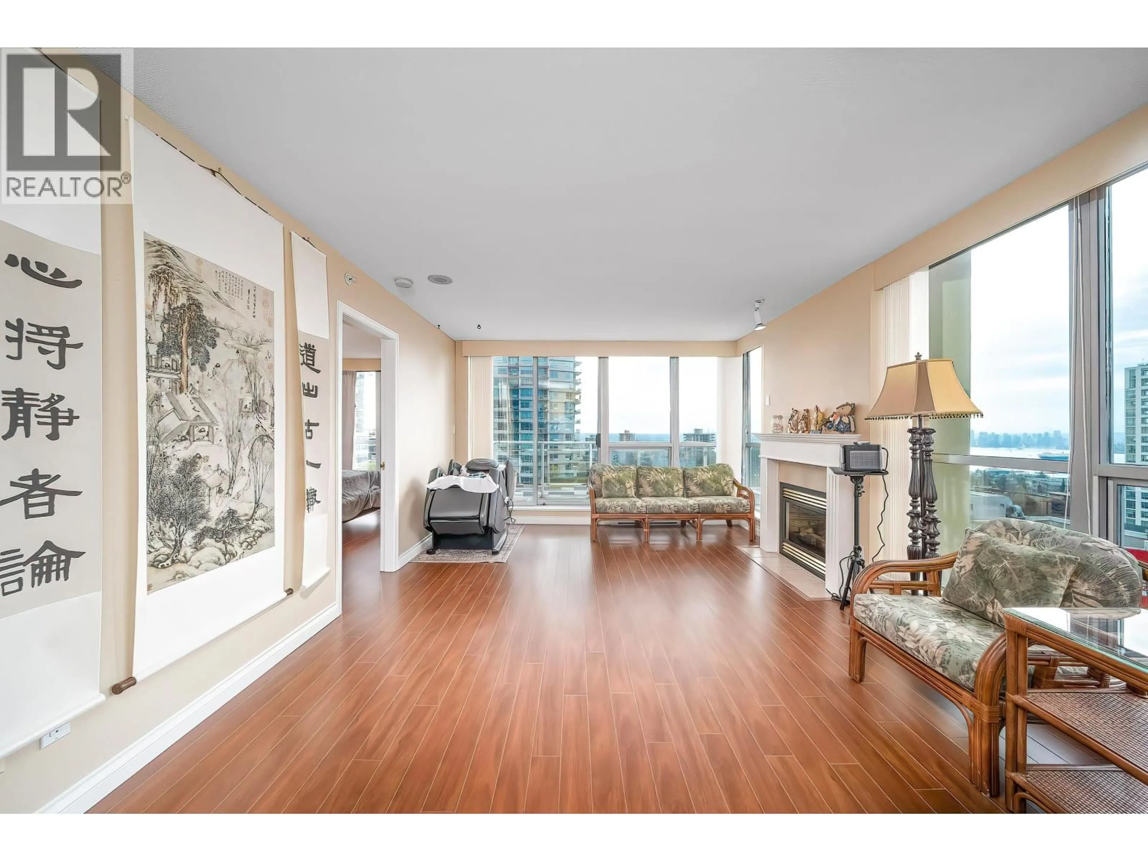 Unknown for 906 - 108 14TH STREET, Vancouver British Columbia V7L2N3