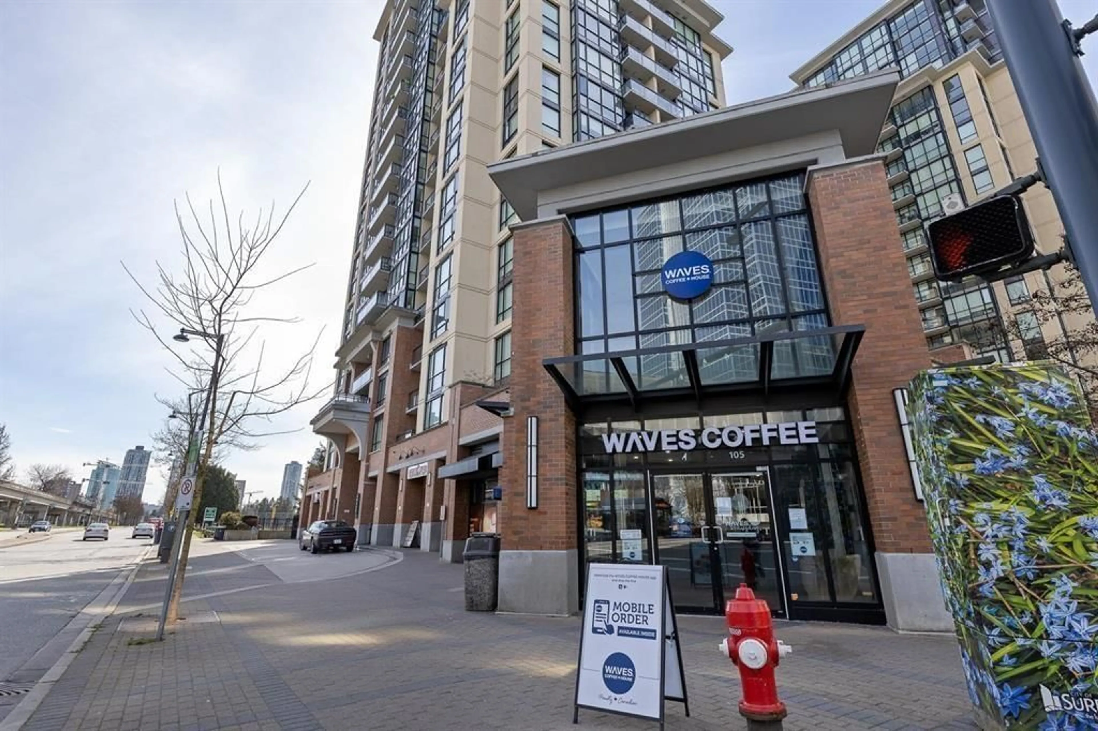 Indoor foyer for 1907 - 10777 UNIVERSITY DRIVE, Surrey British Columbia V3T0E6