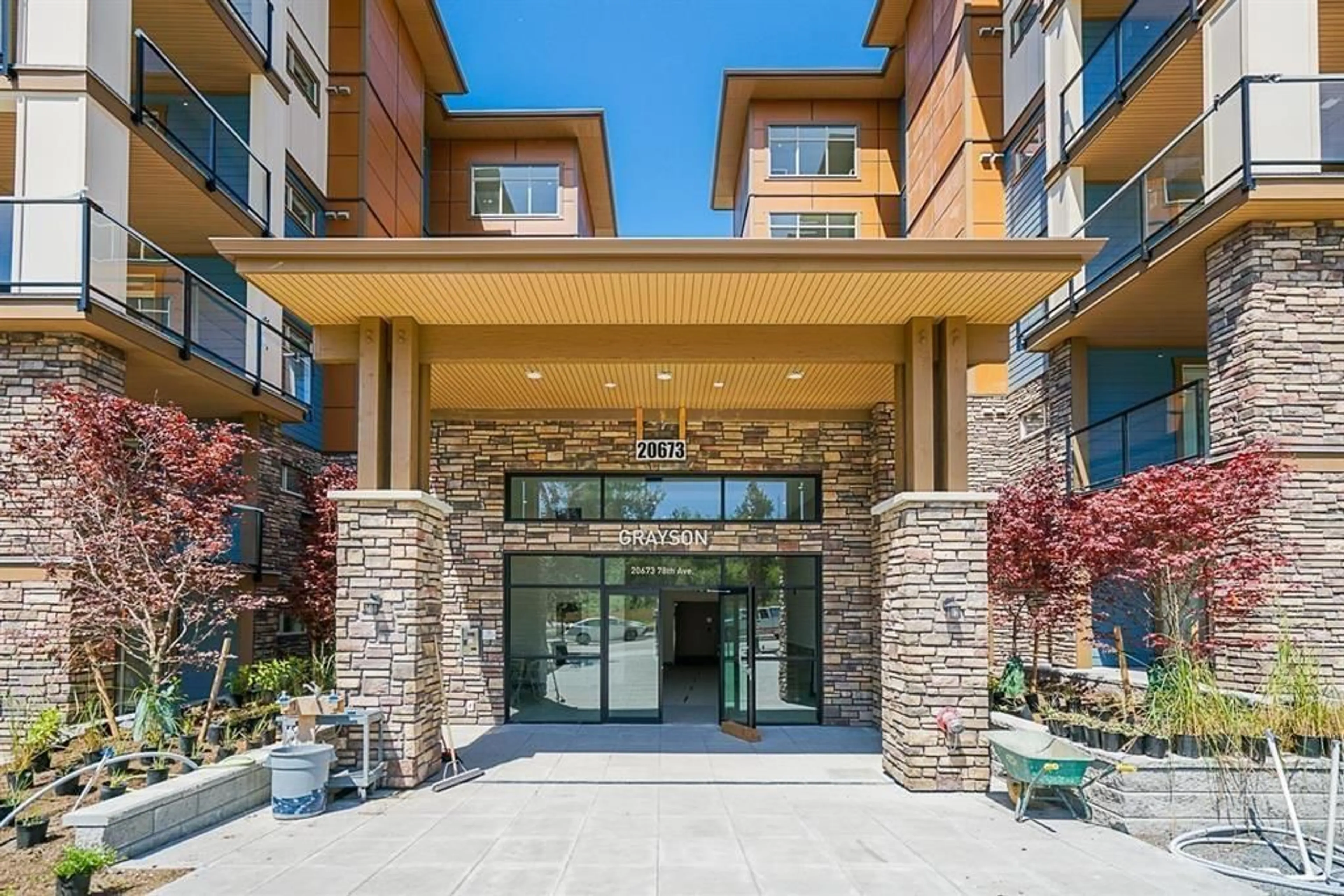 Indoor foyer for 205 - 20673 78 AVENUE, Langley British Columbia V2Y3K1