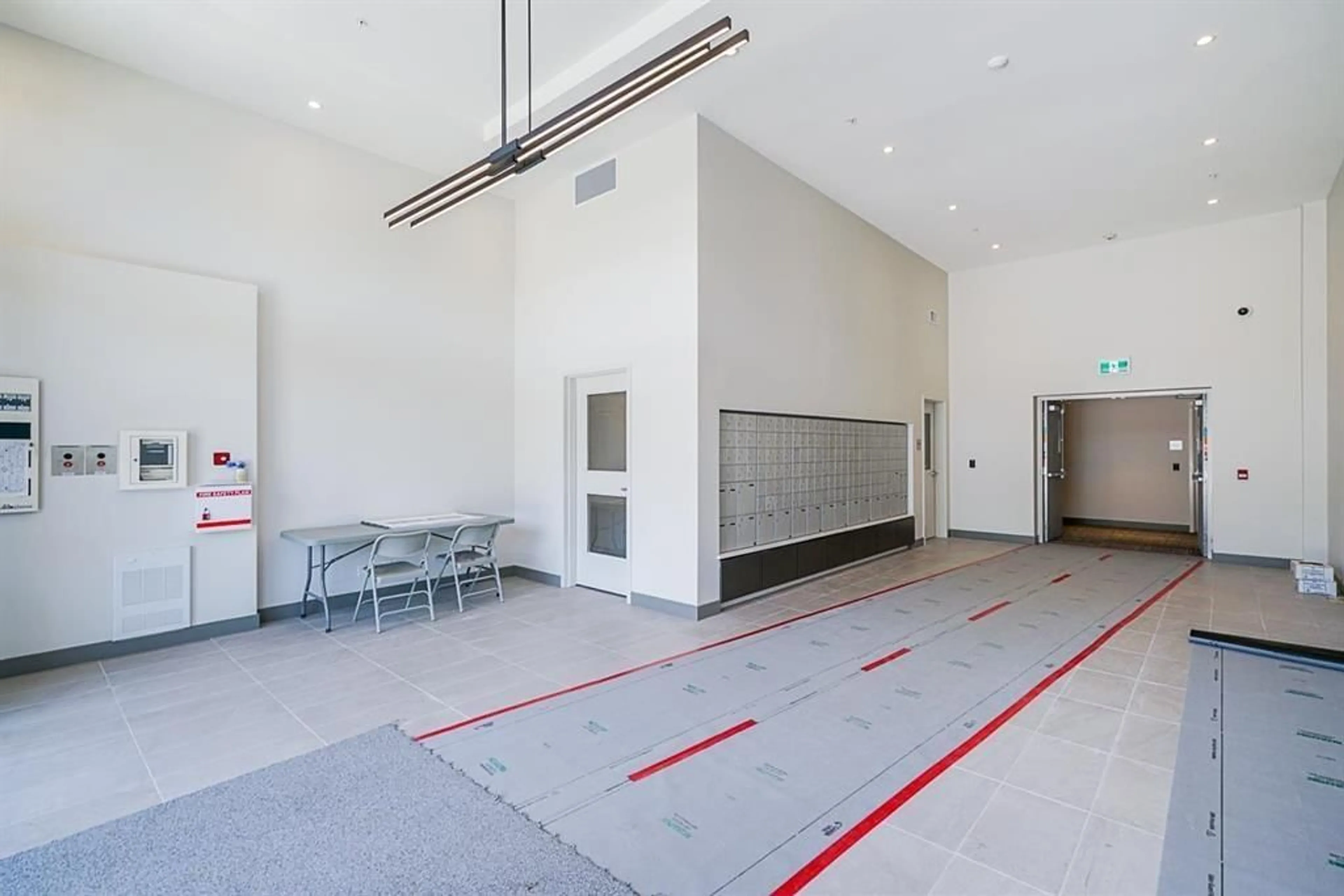 Indoor foyer for 205 - 20673 78 AVENUE, Langley British Columbia V2Y3K1