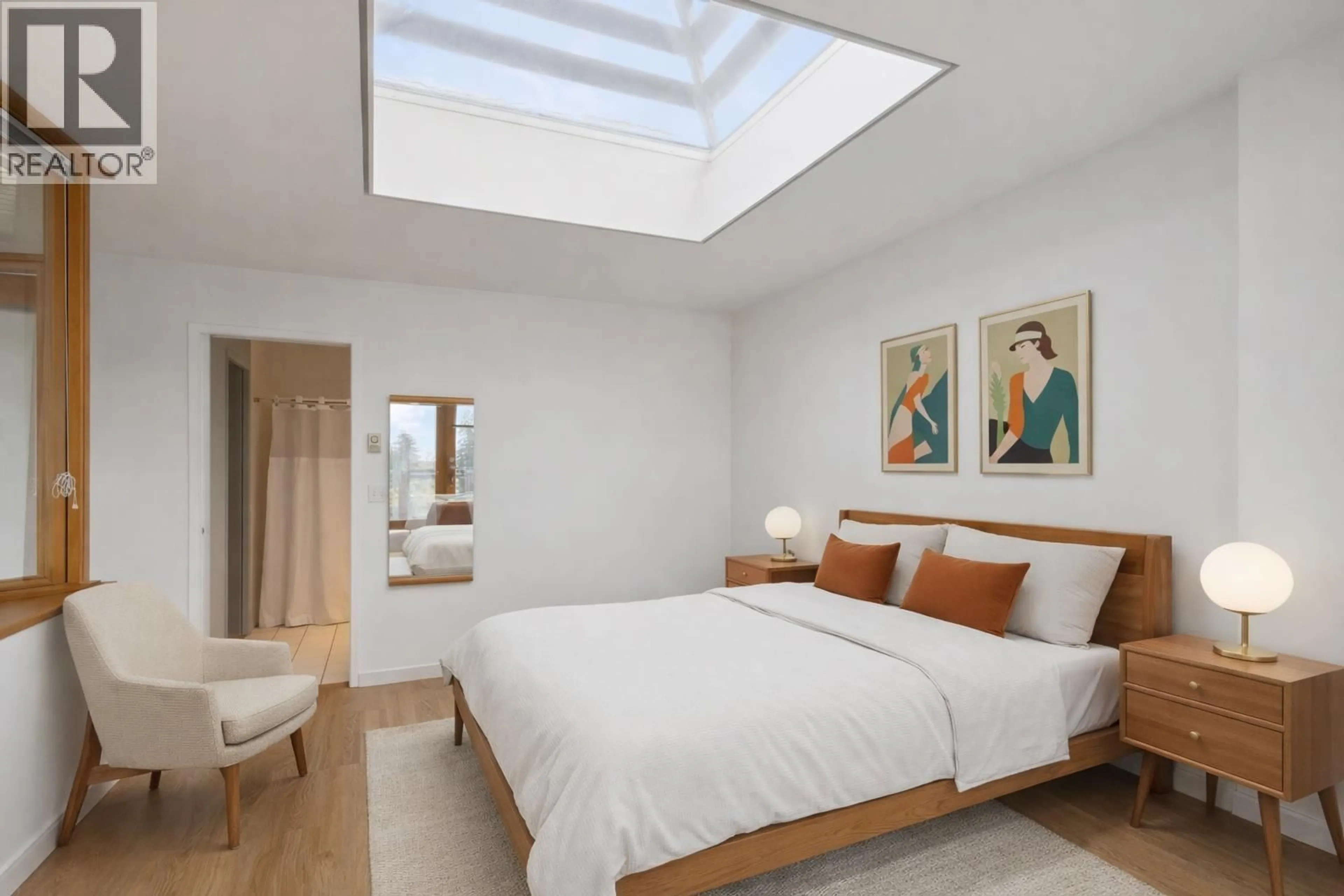 Bedroom with bed, unknown for 2433 MATHERS AVENUE, West Vancouver British Columbia V7V2H9