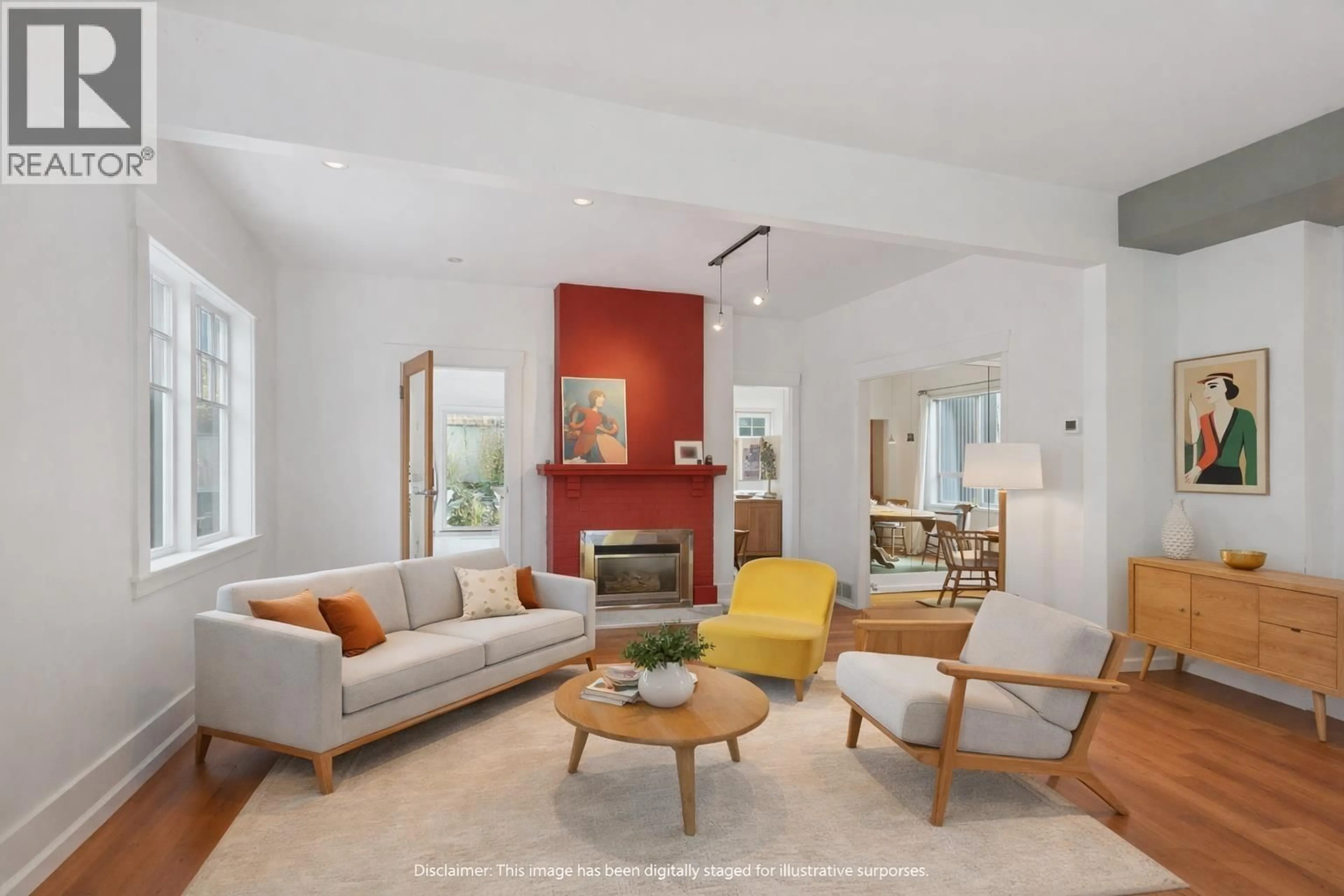 Living room with furniture, unknown for 2433 MATHERS AVENUE, West Vancouver British Columbia V7V2H9