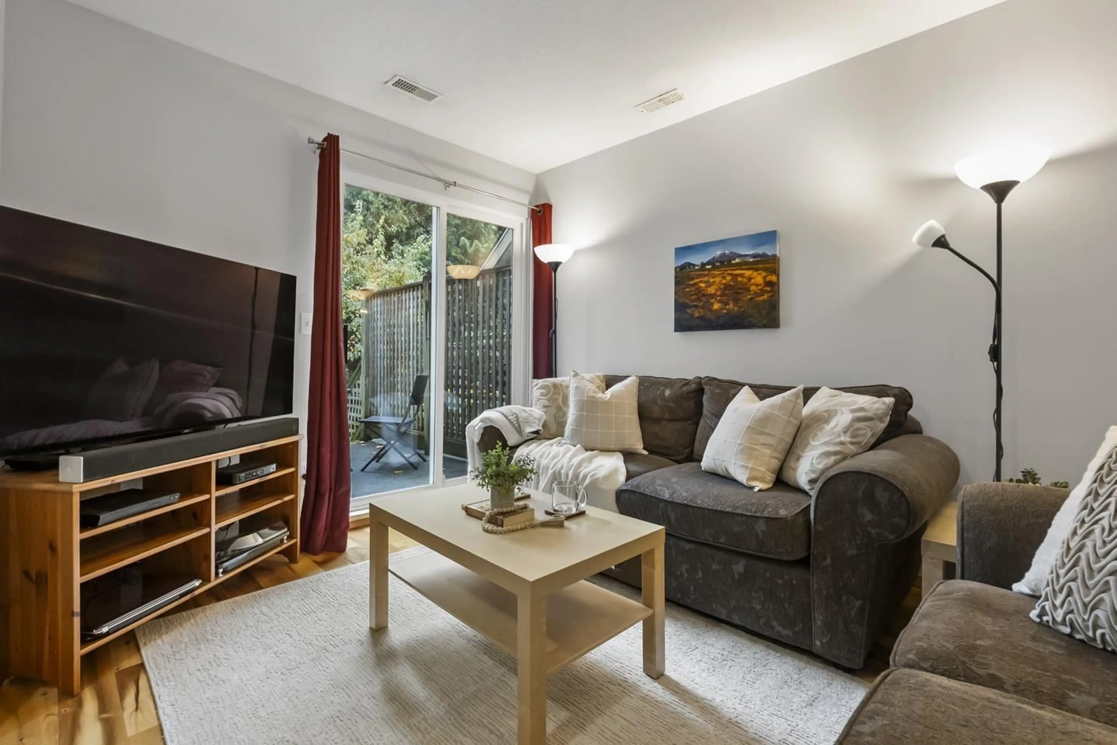 Living room with furniture, unknown for 22 - 20543 96 AVENUE, Langley British Columbia V1M3W3