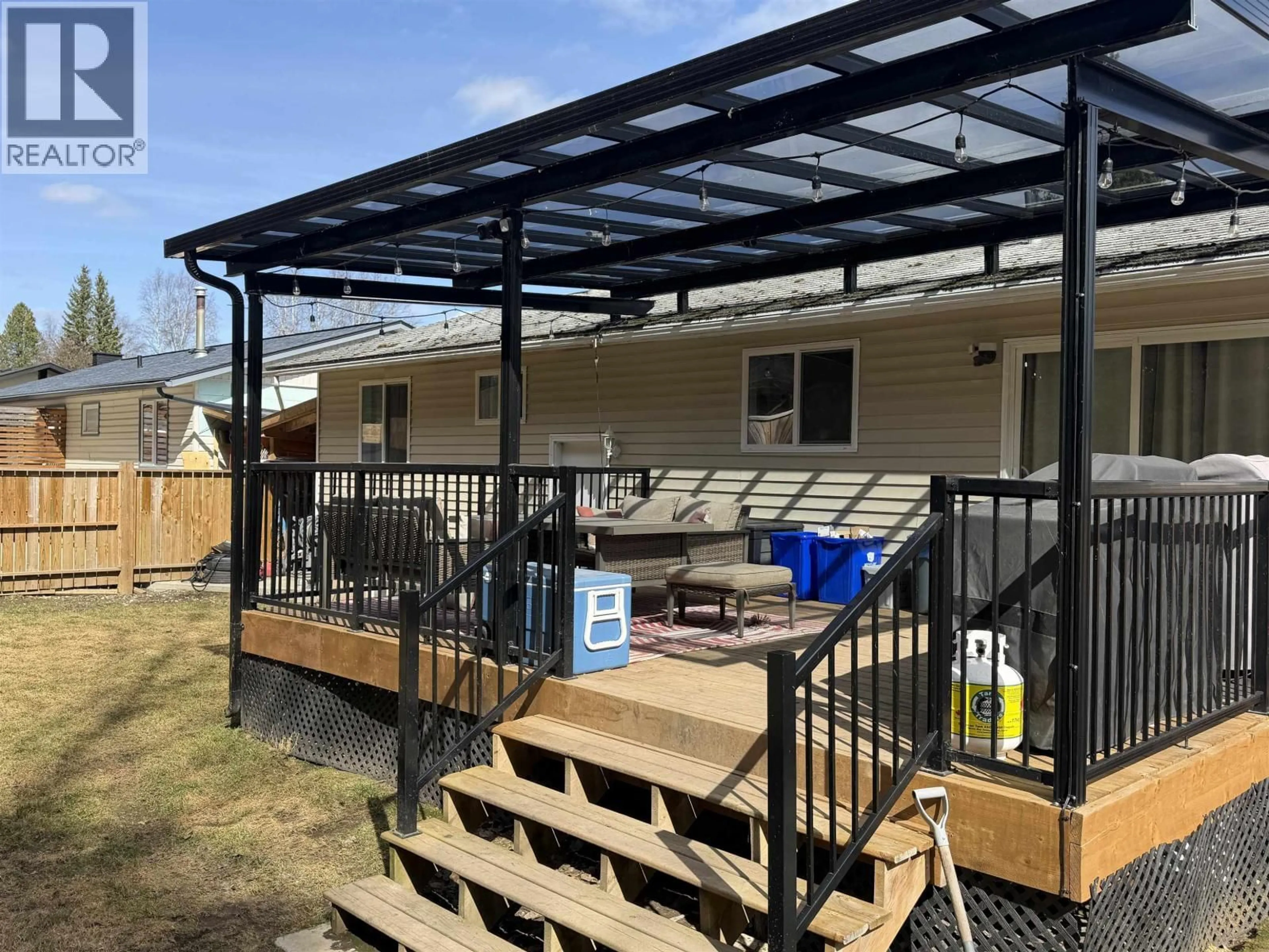 Patio, building for 5801 BROCK DRIVE, Prince George British Columbia V2N2E3