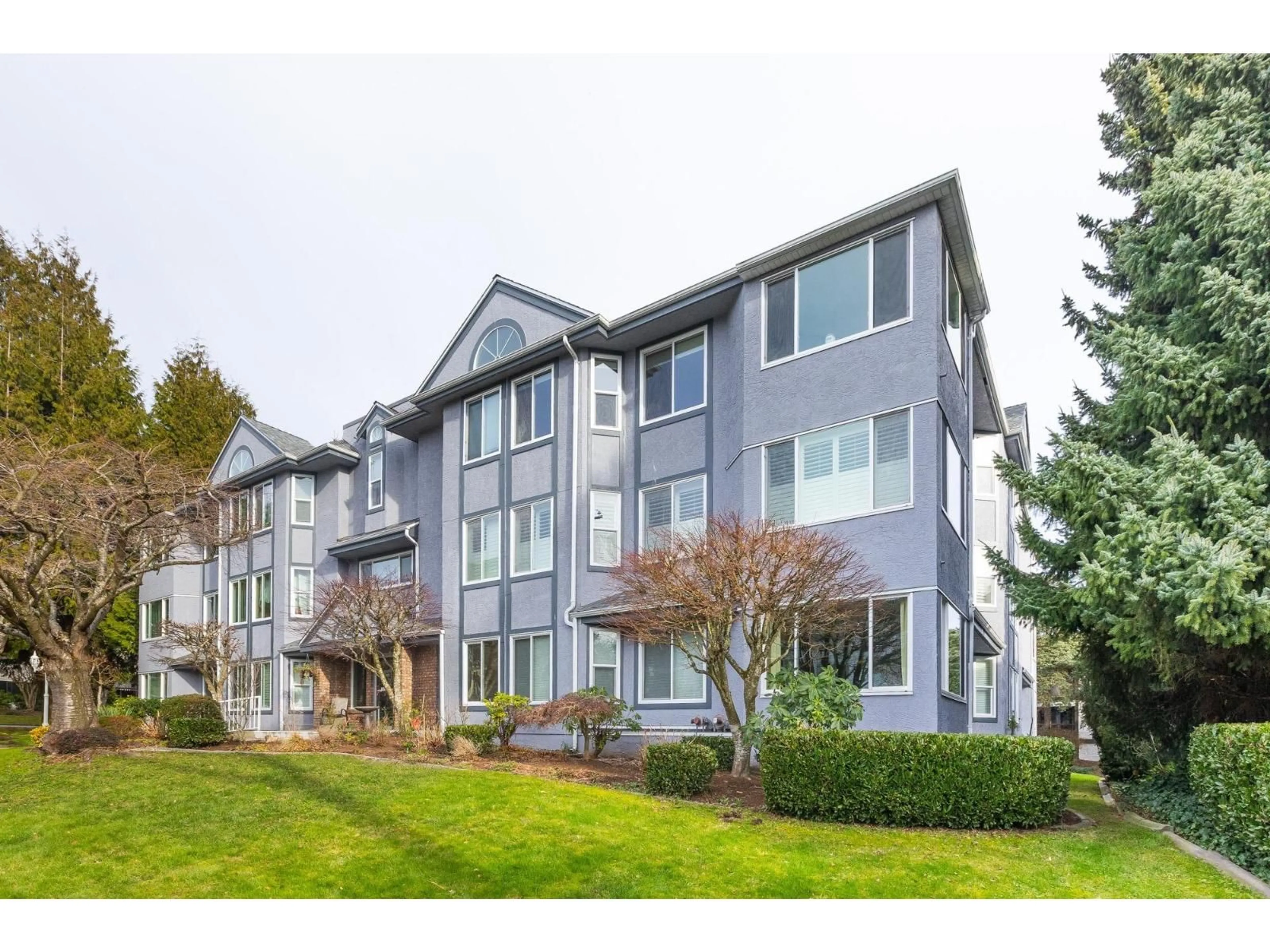 Unknown for 203 - 1378 FIR STREET, White Rock British Columbia V4B4B2